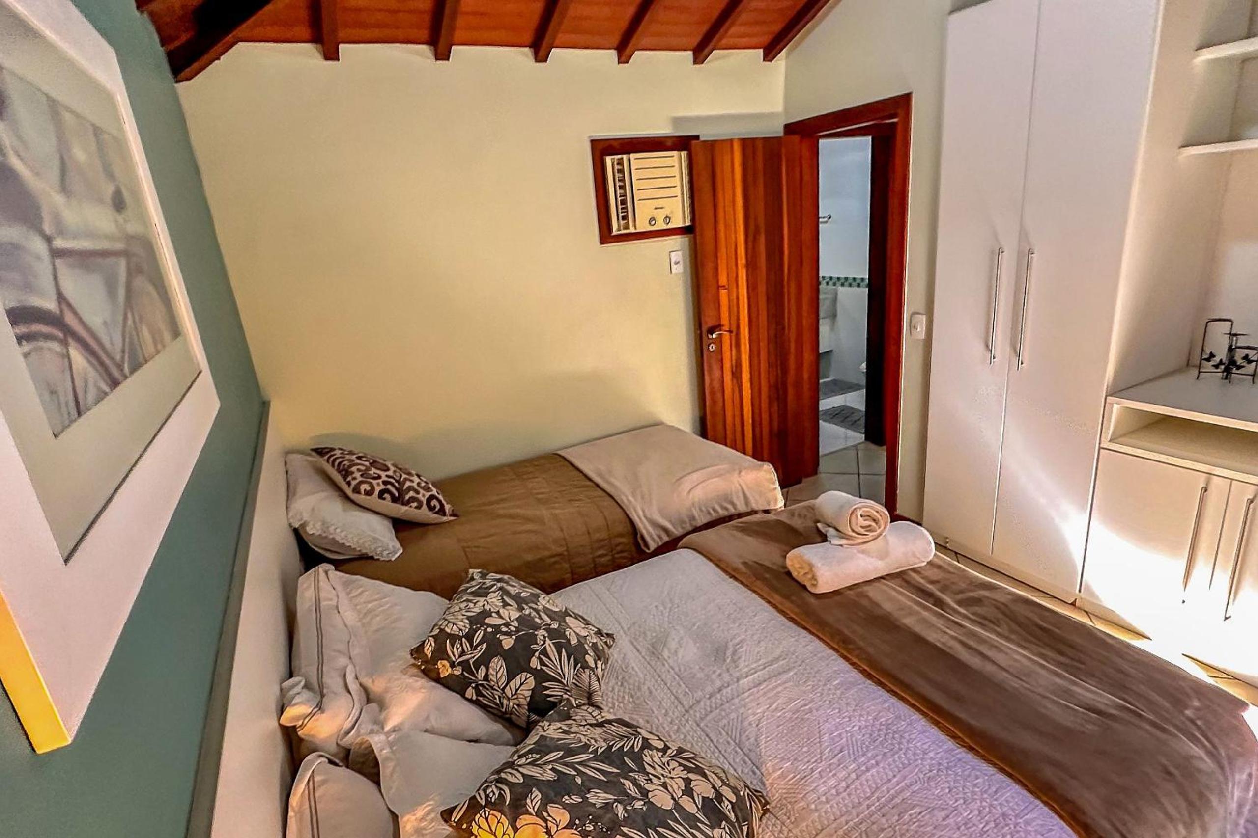 Casa com piscina a 600m da Rua das Pedras