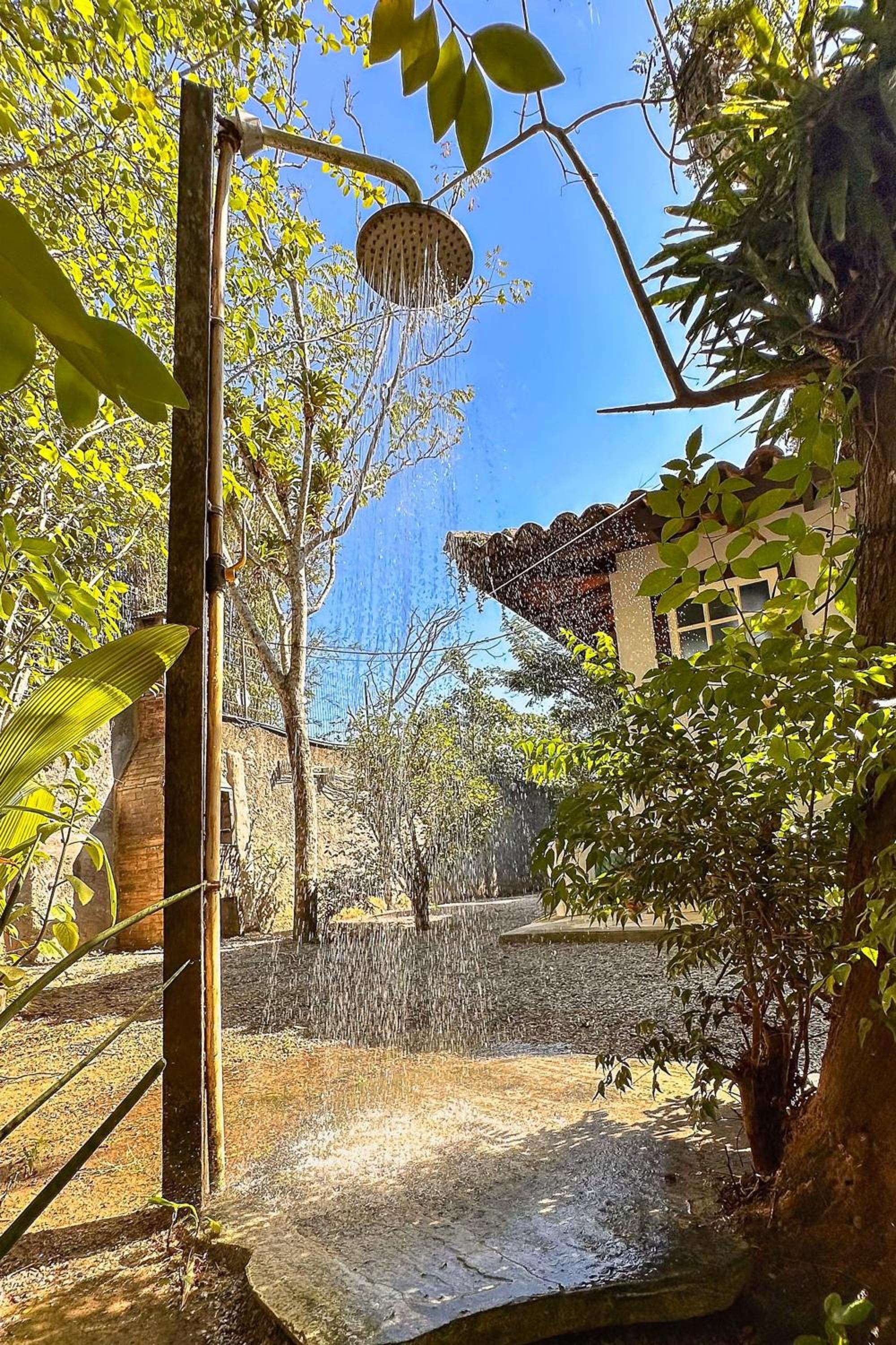Casa com piscina a 600m da Rua das Pedras