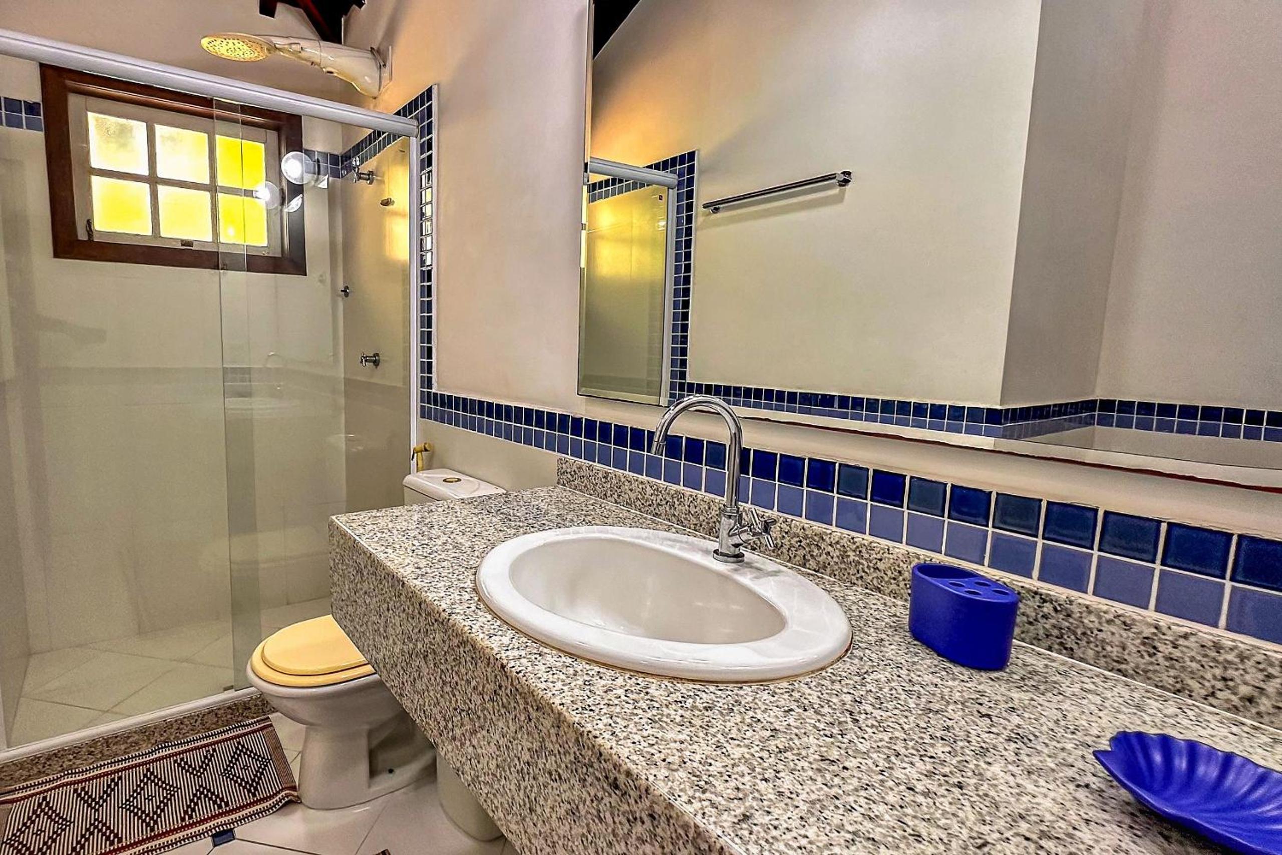 Casa com piscina a 600m da Rua das Pedras