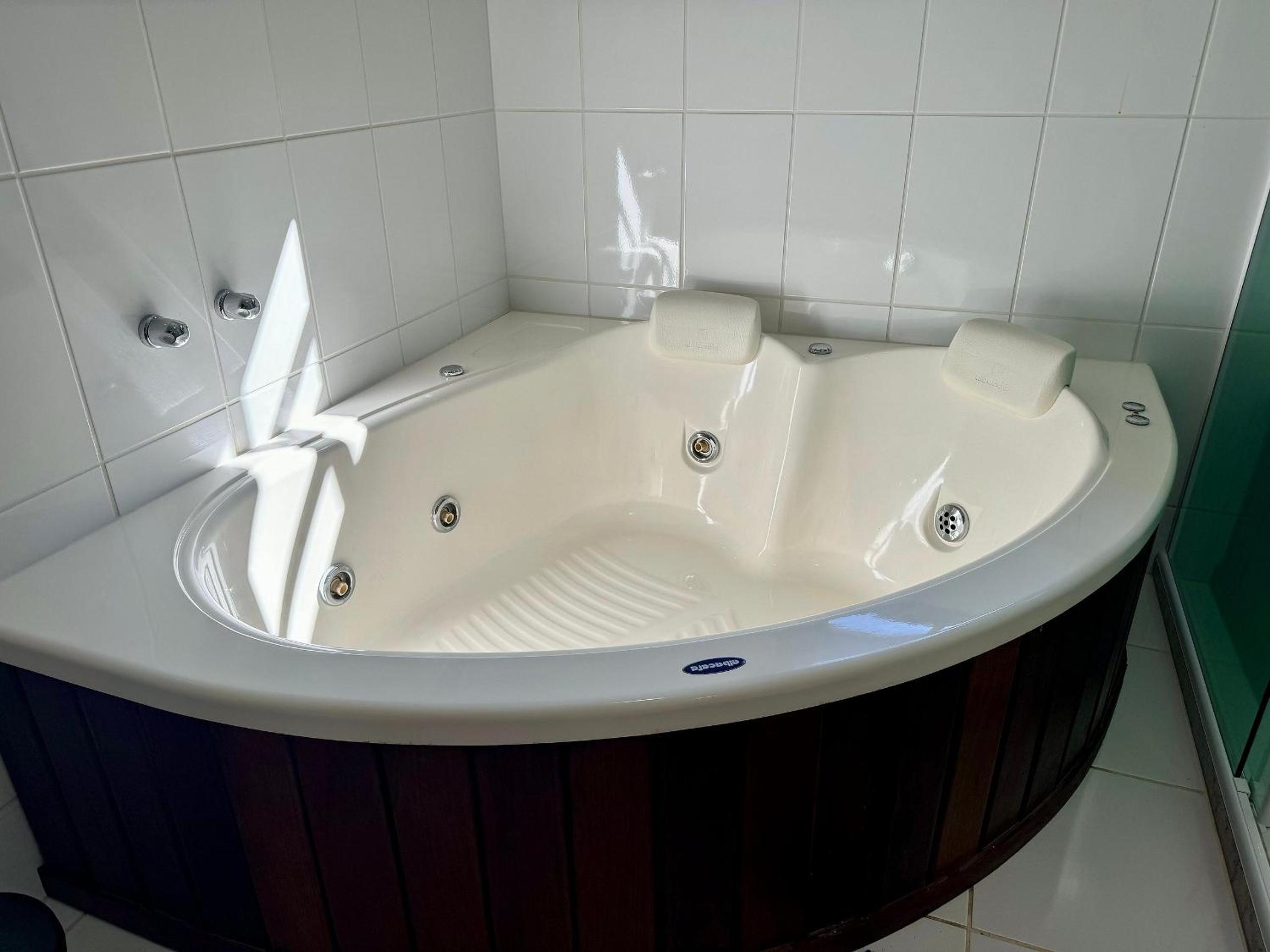 Refúgio em Lumiar: Piscina Aquecida, Área Gourmet e Rio Privado