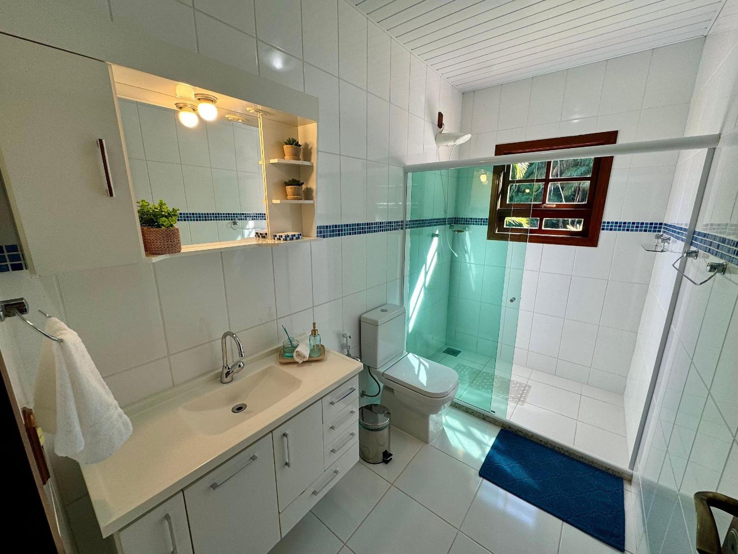 Refúgio em Lumiar: Piscina Aquecida, Área Gourmet e Rio Privado