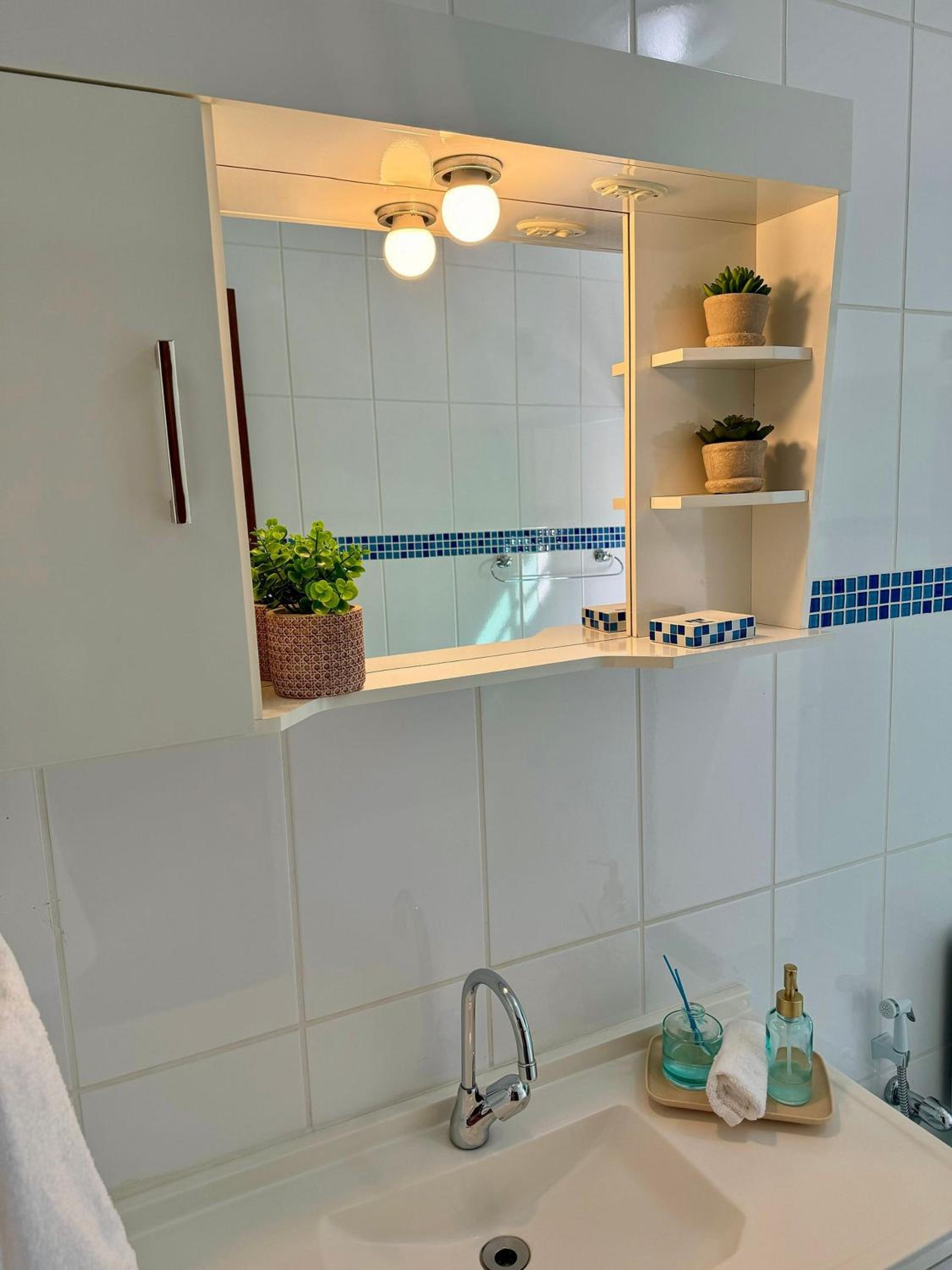 Refúgio em Lumiar: Piscina Aquecida, Área Gourmet e Rio Privado