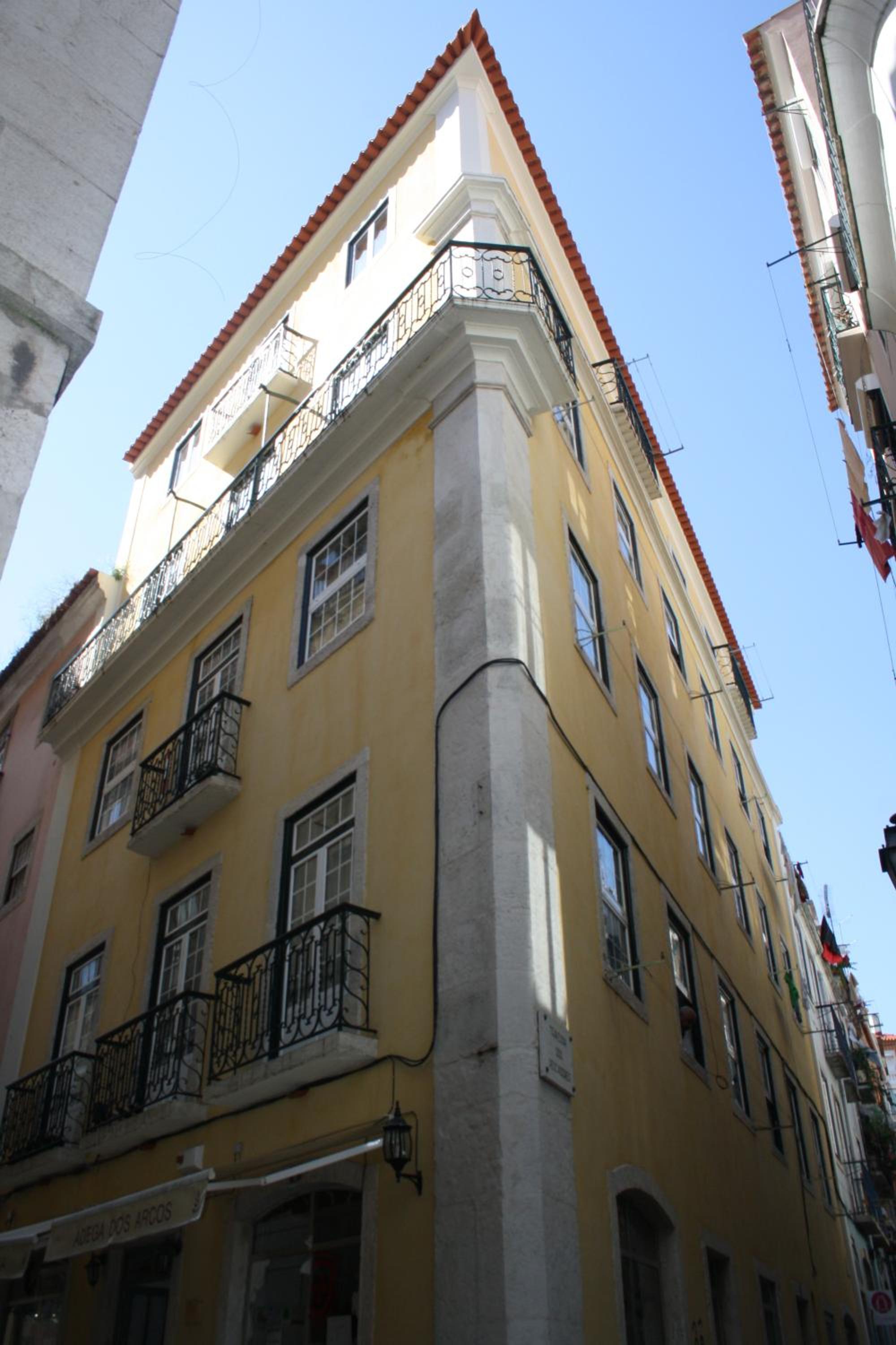 Charming Santos Neighborhood, Walk to Time Out Market