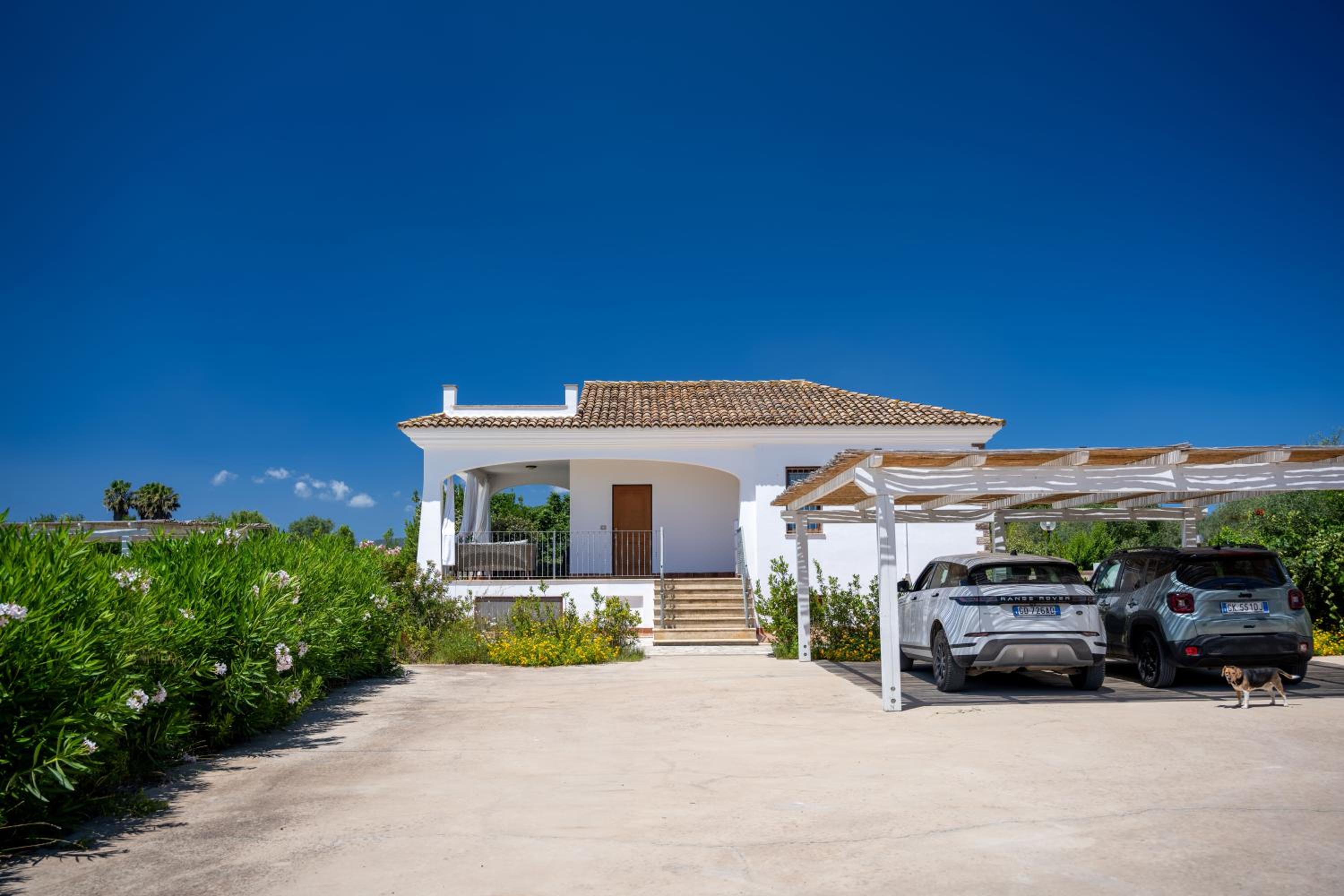 Hotel VILLA RAFAEL CON Piscina, IUN P4098 - Image 1