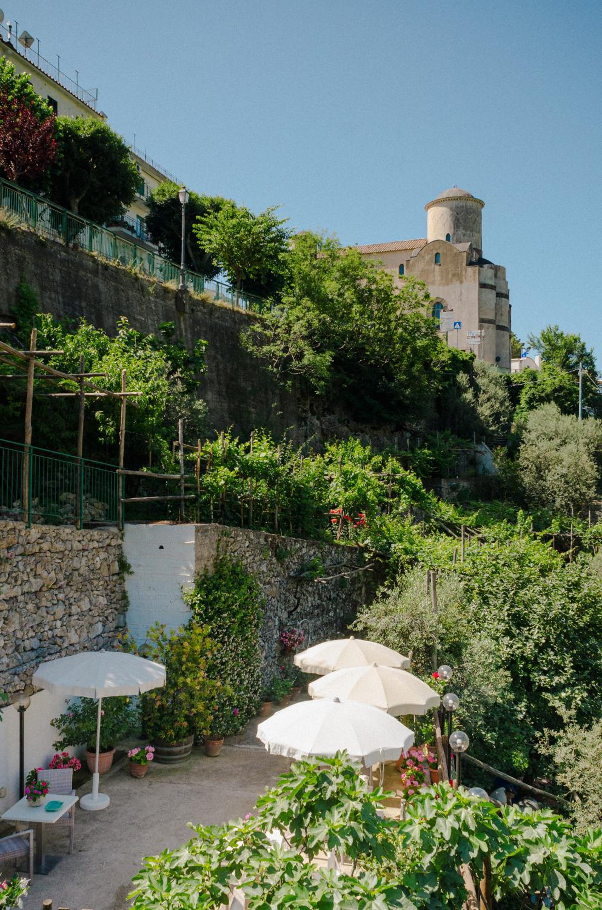 Rosa e Valentino en Ravello — balance & terrace