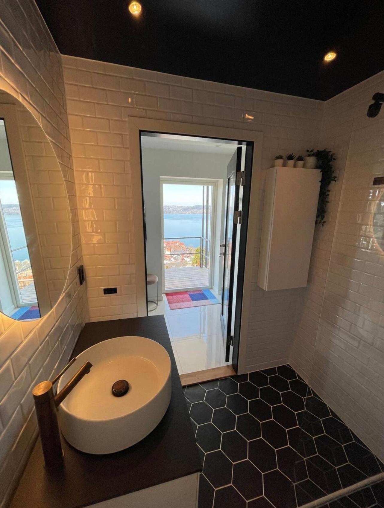 Unique apartment with fantastic views view 4