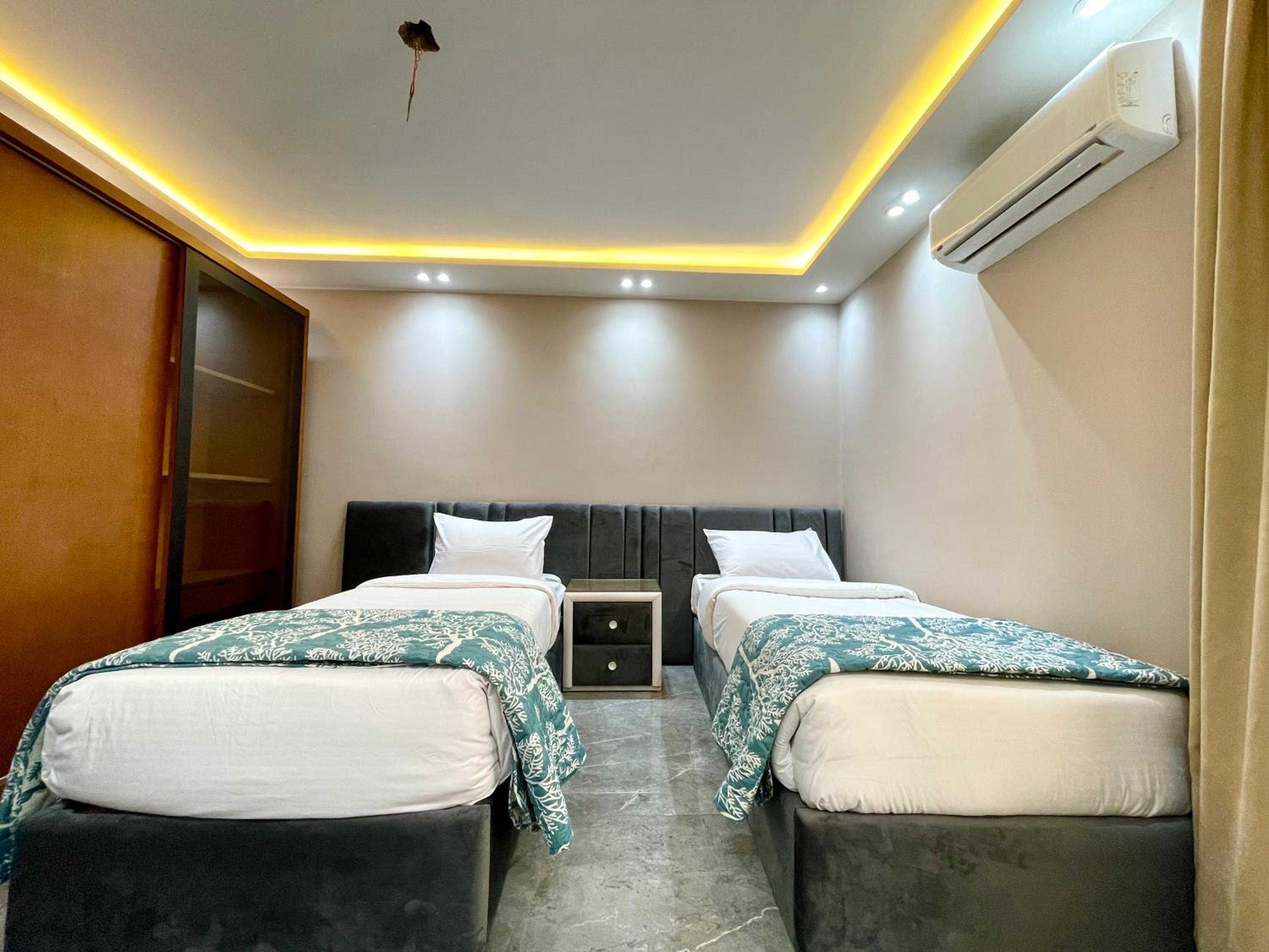 NileFront 2BR StarTowers Maadi