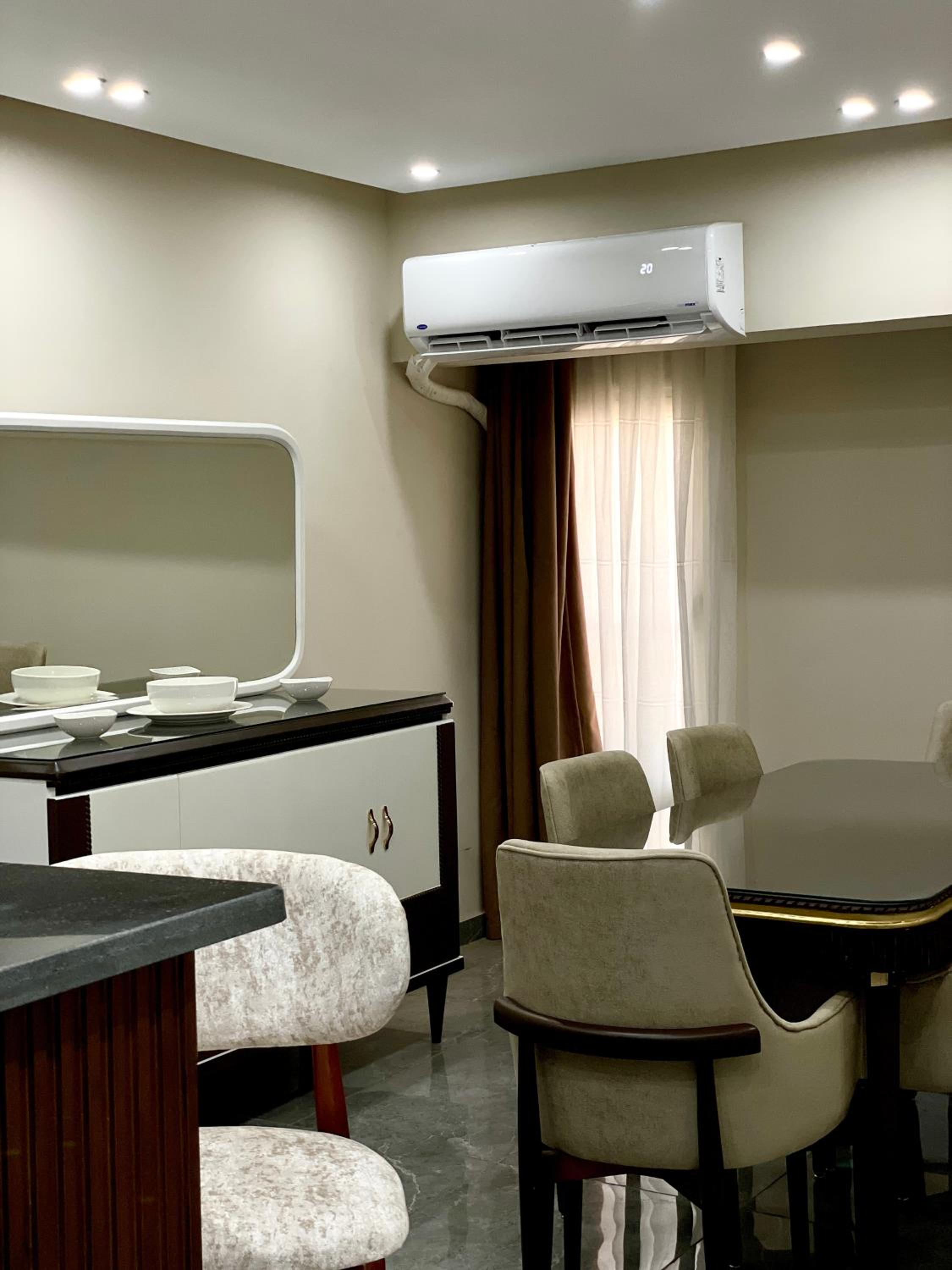 NileFront 2BR StarTowers Maadi