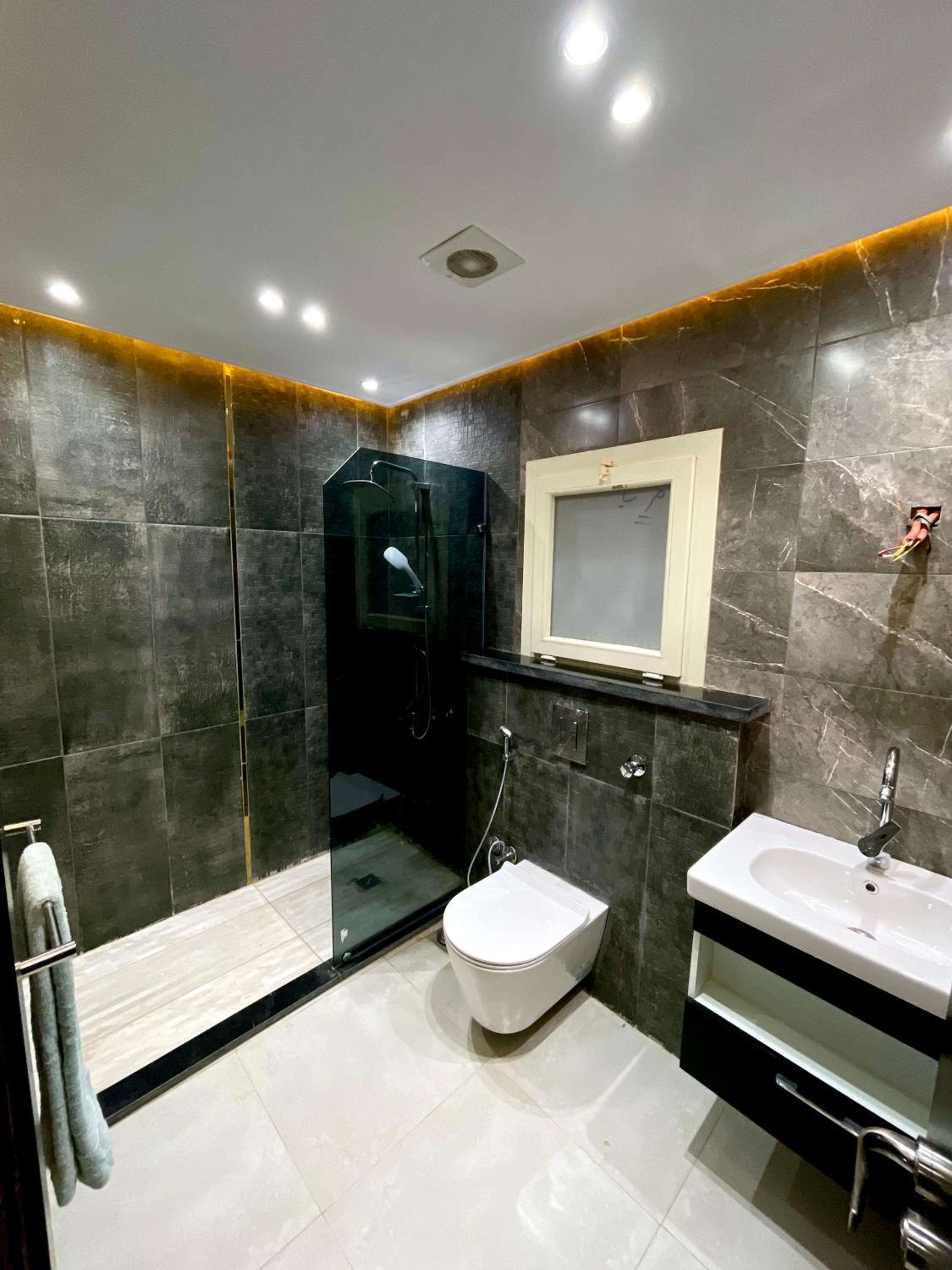 NileFront 2BR StarTowers Maadi