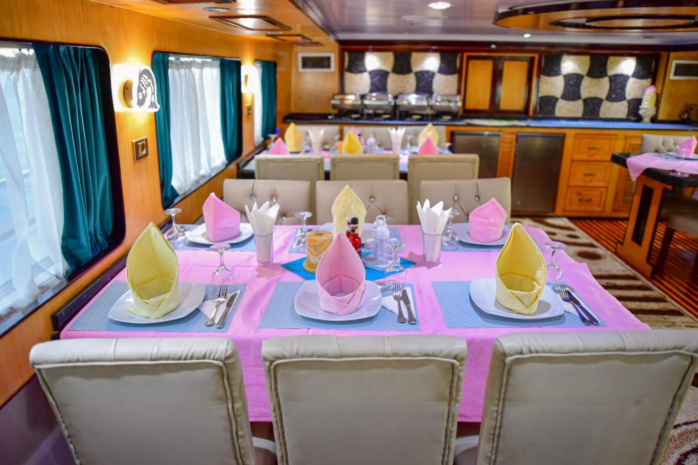 Deluxe yacht samara