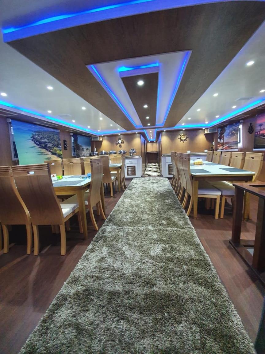 Deluxe yacht samara