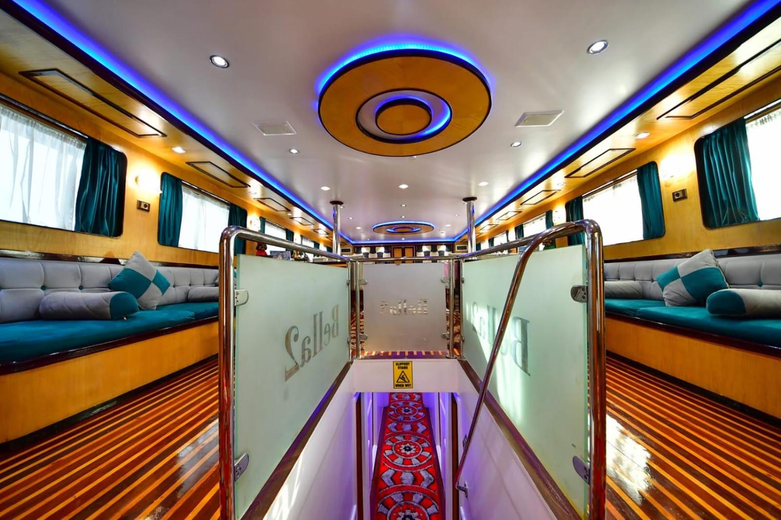 Deluxe yacht samara
