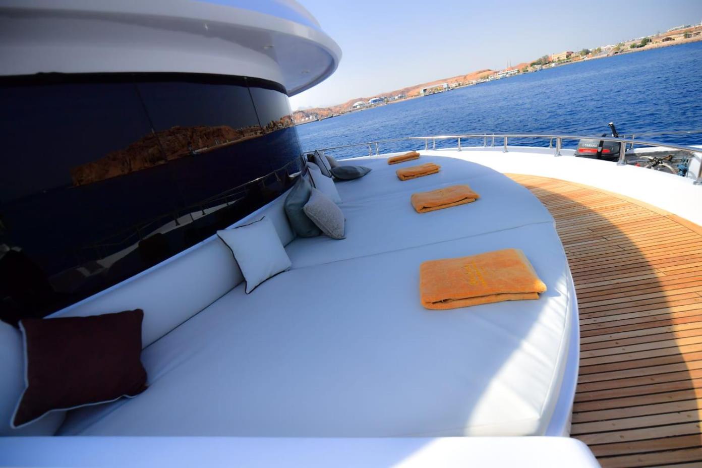 Deluxe yacht samara