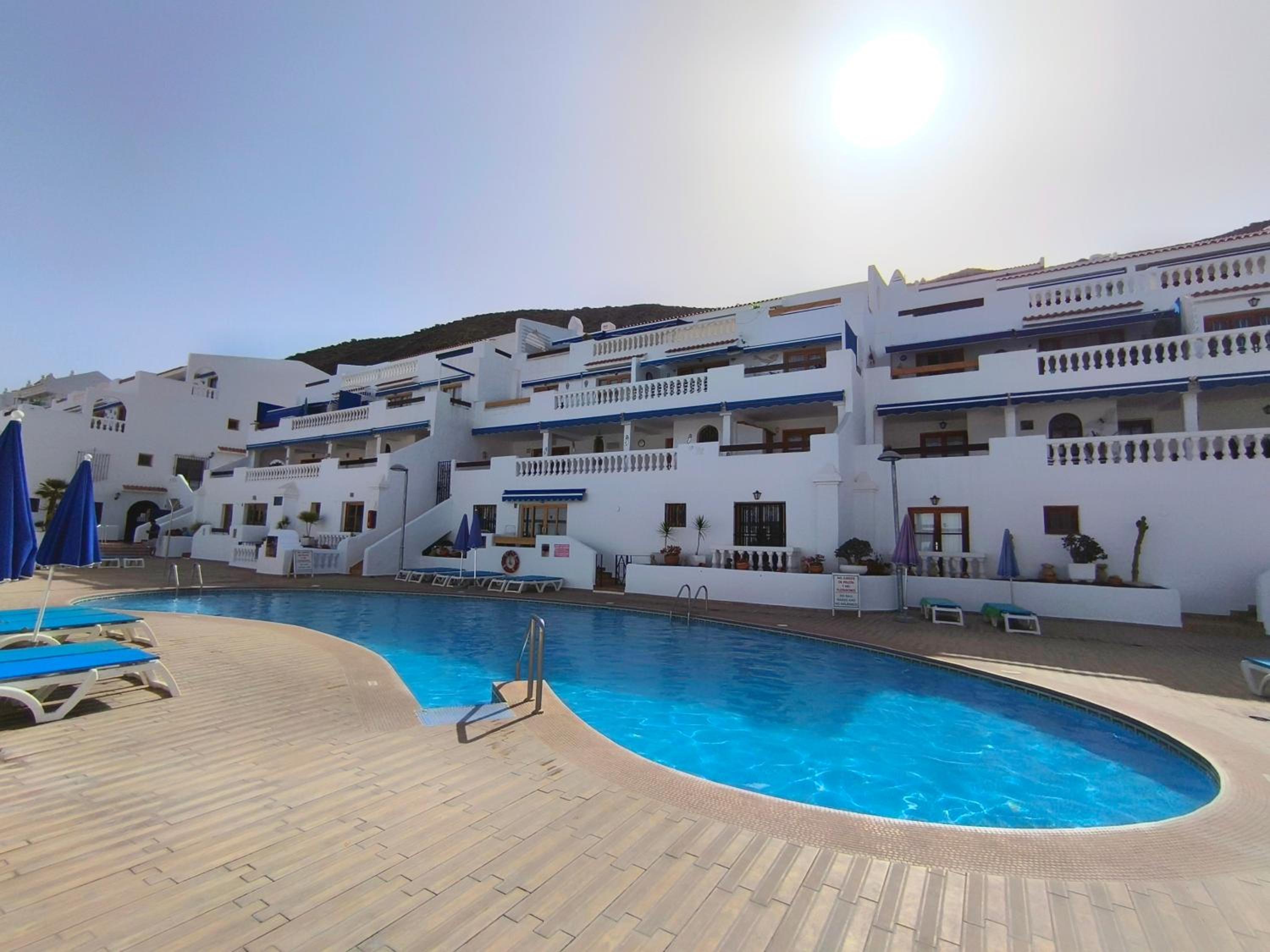 Los Cristianos - breathtaking view, AC, heated pool, fibre net photo 5