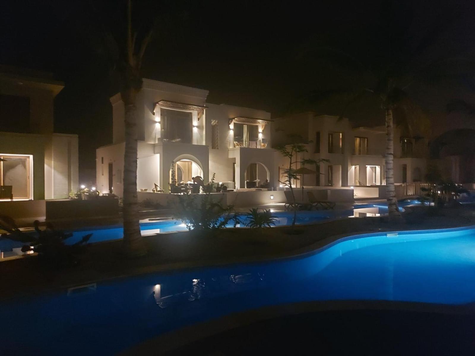 Modern reviera
