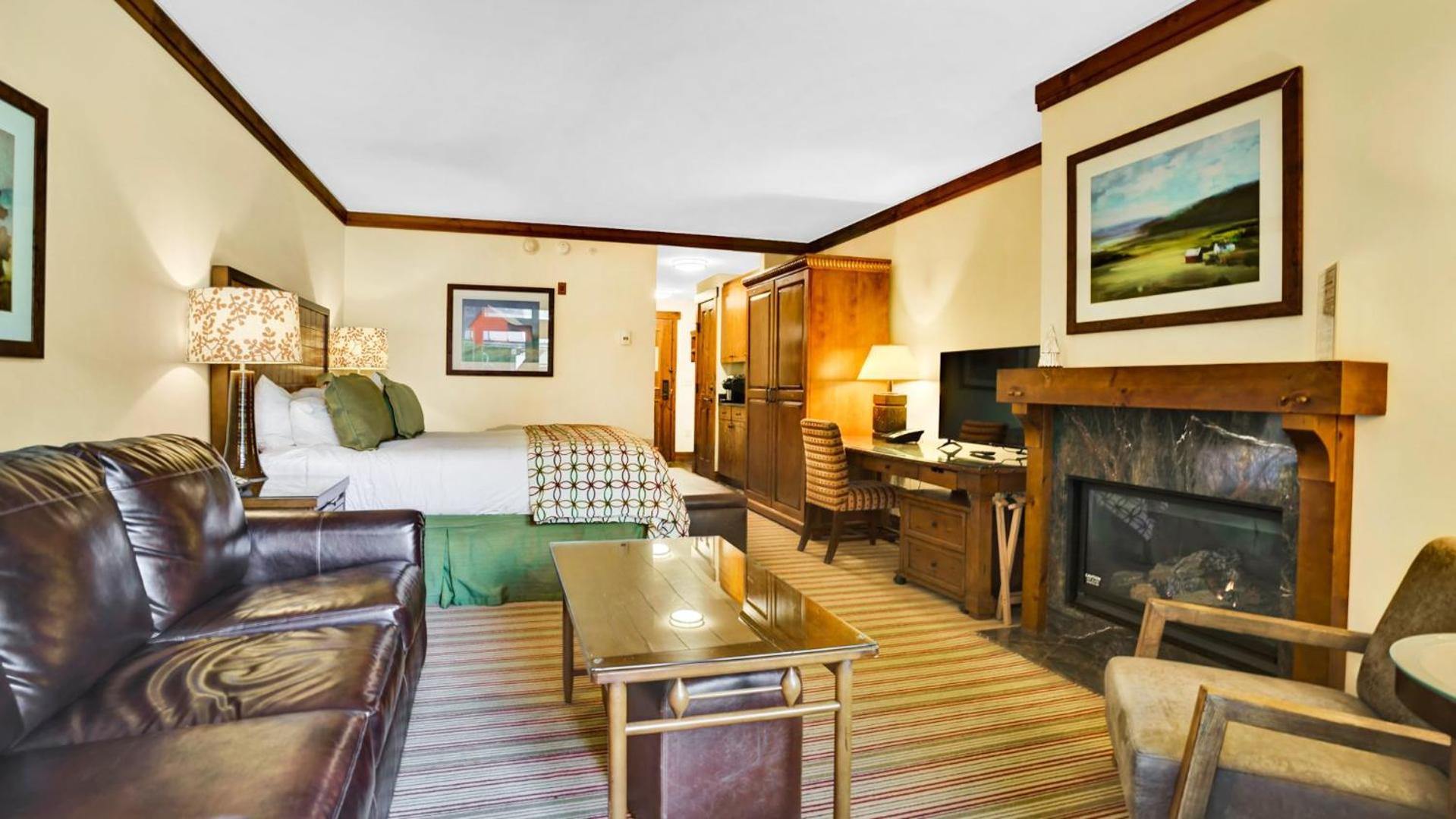 332 Lodge At Spruce Peak Ski In Ski In Ski Out King Studio By Stowe Mountain Rentals view 4