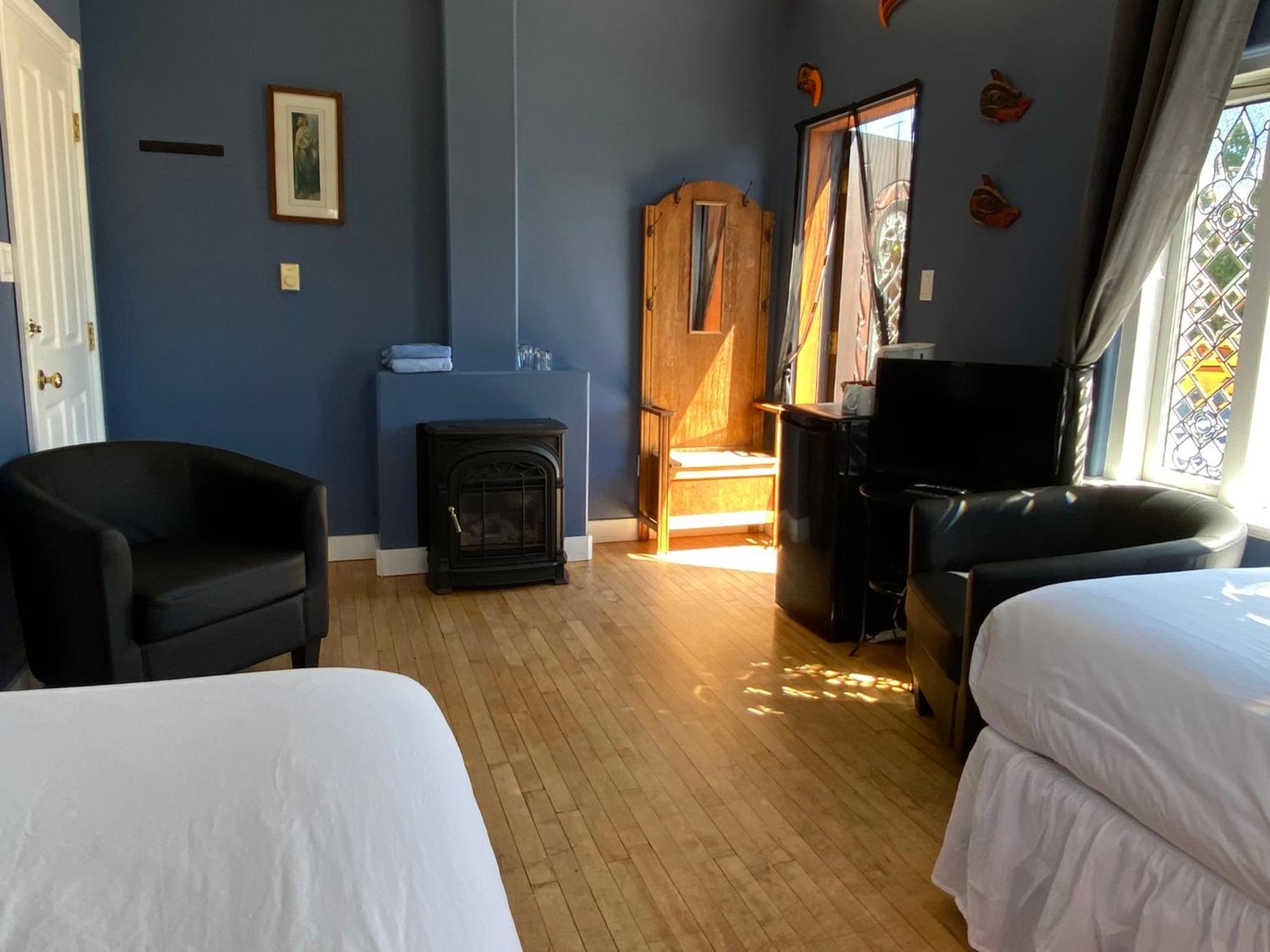 Tofino Vacations - The Inn at Tough City - Property Image 65