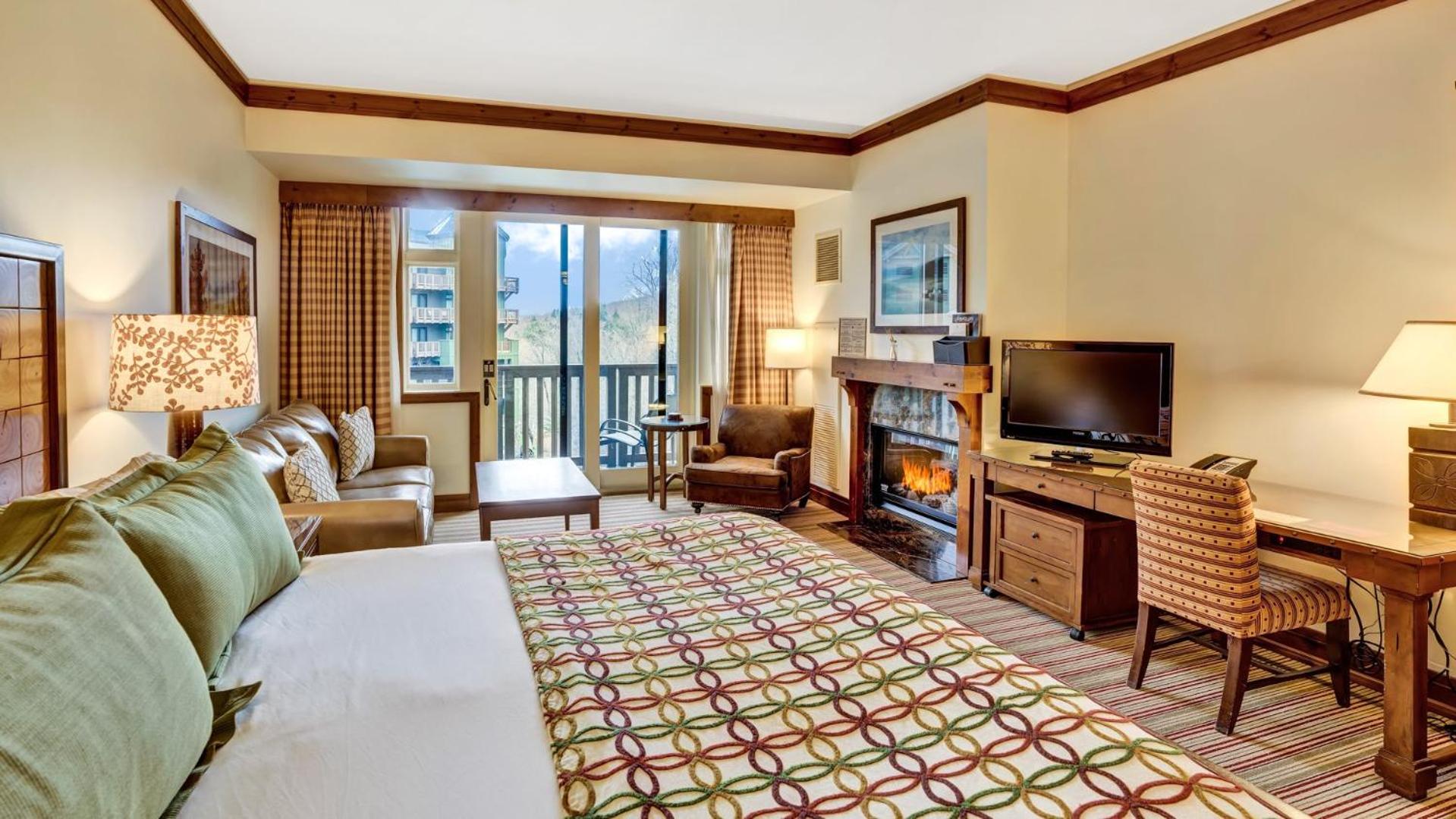 347 Lodge At Spruce Peak Ski In Ski In Ski Out King Studio By Stowe Mountain Rentals view 3
