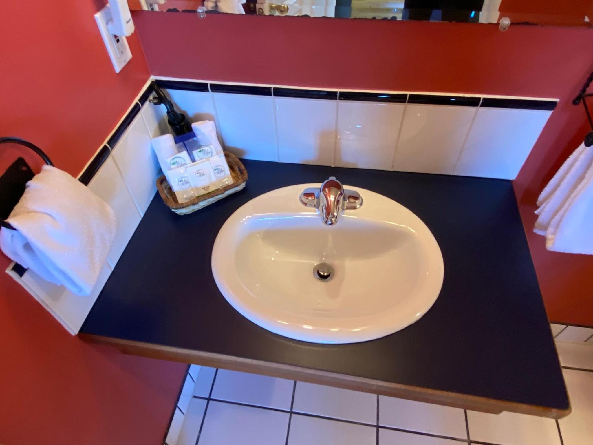 Tofino Vacations - The Inn at Tough City - Property Image 62