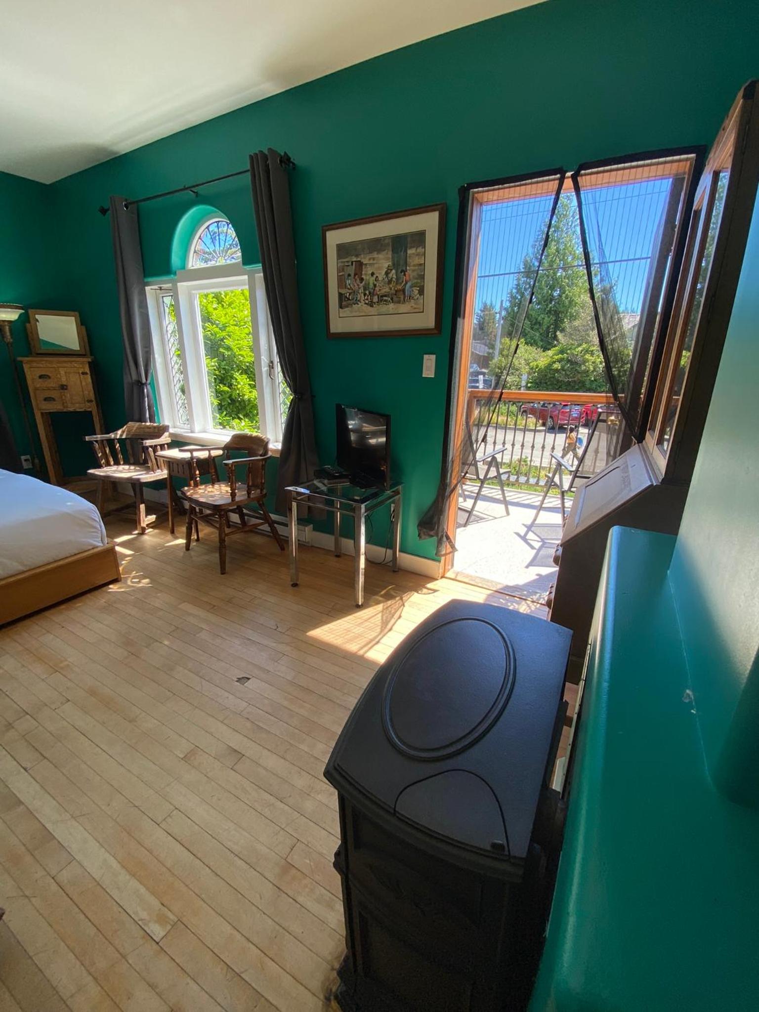 Tofino Vacations - The Inn at Tough City - Property Image 56