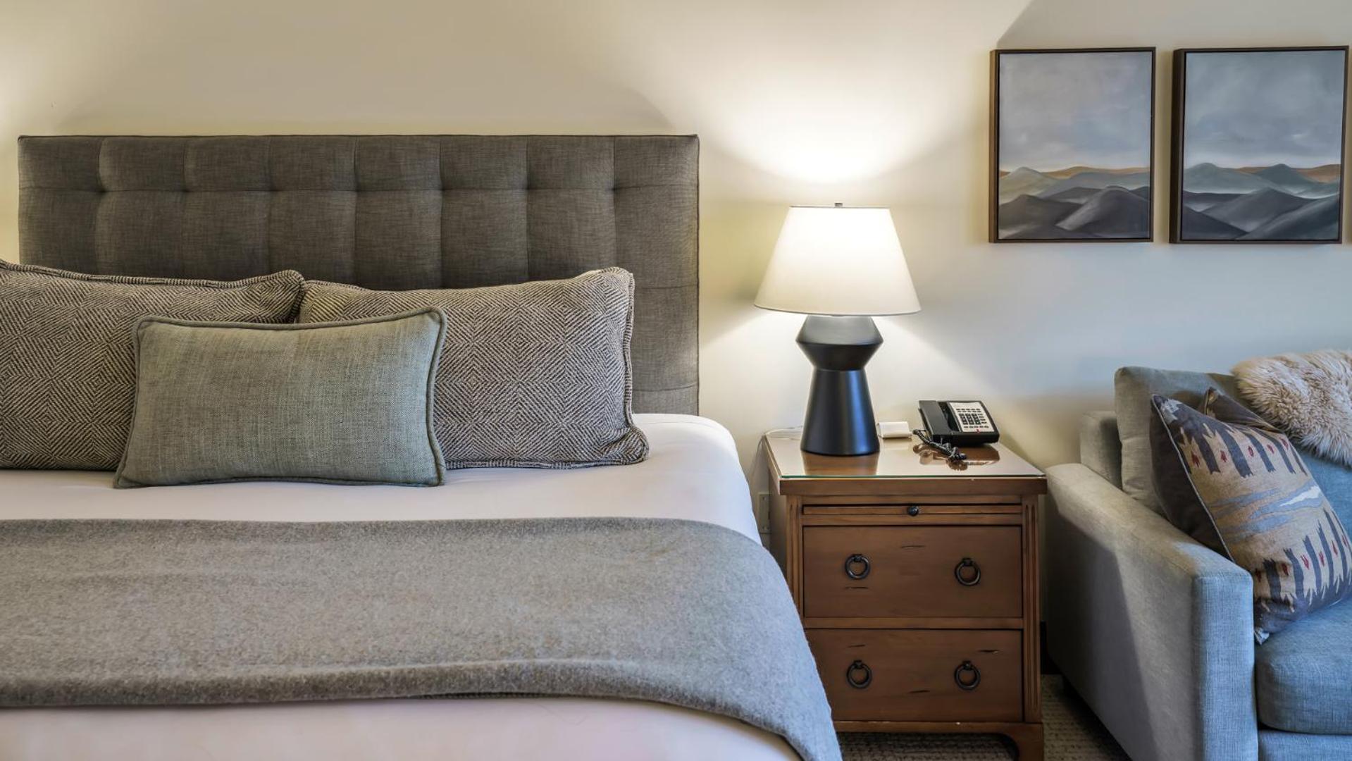 378 Lodge At Spruce Peak Ski In Ski In Ski Out King Studio By Stowe Mountain Rentals view 5