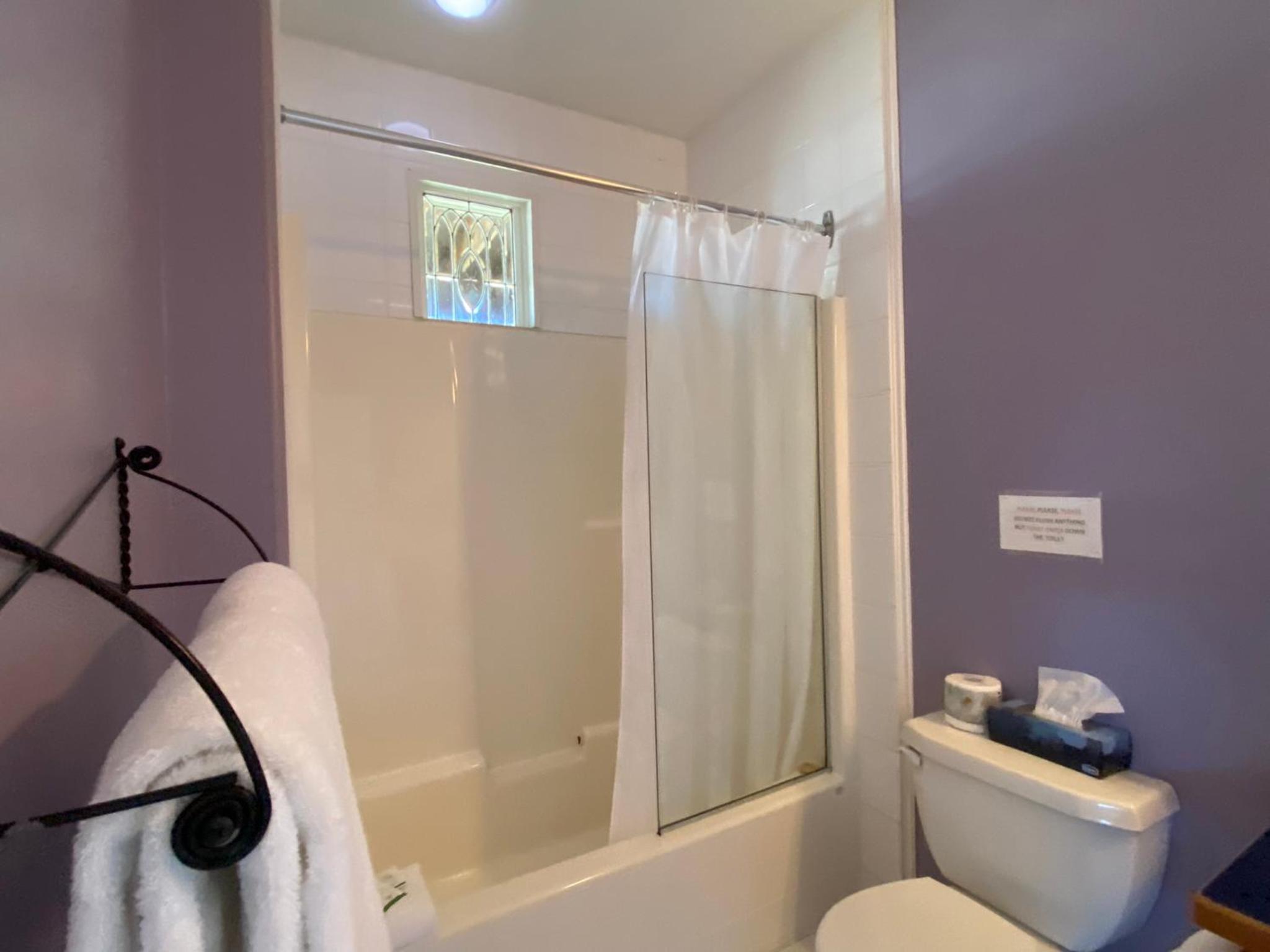 Tofino Vacations - The Inn at Tough City - Property Image 4