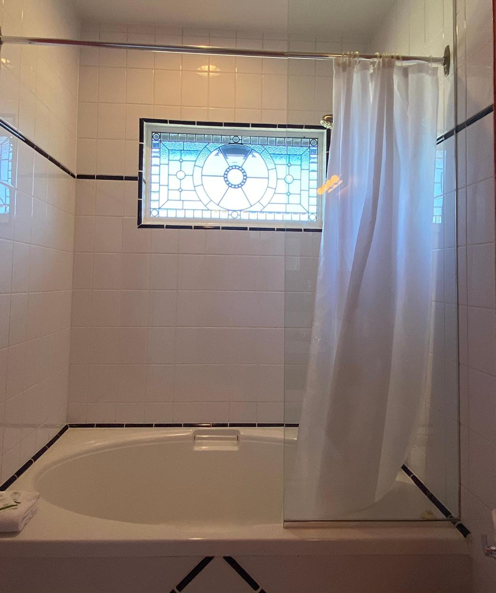 Tofino Vacations - The Inn at Tough City - Property Image 27