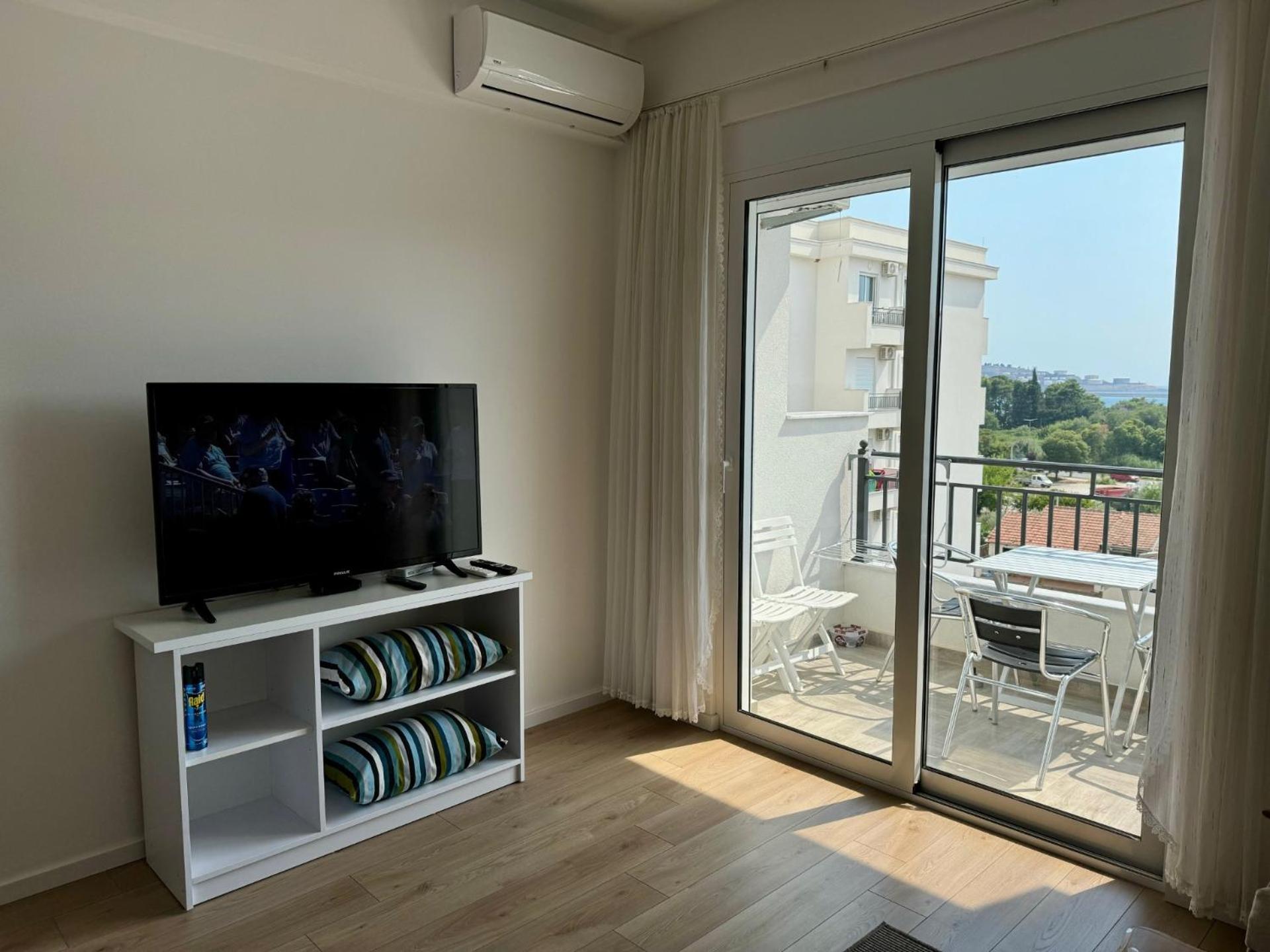 Deluxe Apartment with Balcony and Sea View view 5