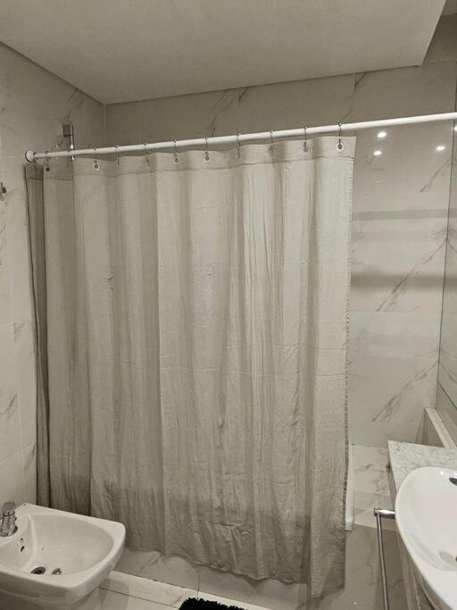 Studio de estilo con vista a plaza Vicente López