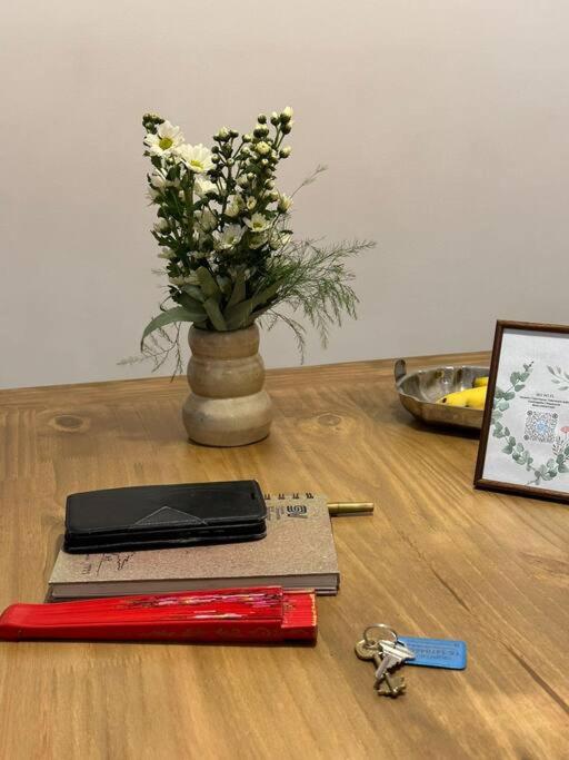 Studio de estilo con vista a plaza Vicente López