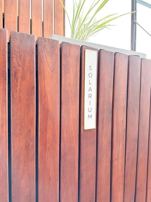 Studio de estilo con vista a plaza Vicente López
