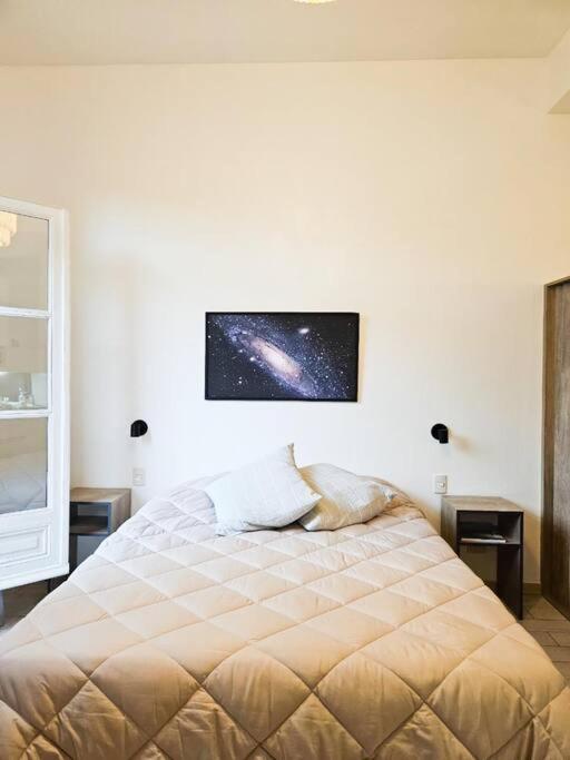 Studio de estilo con vista a plaza Vicente López