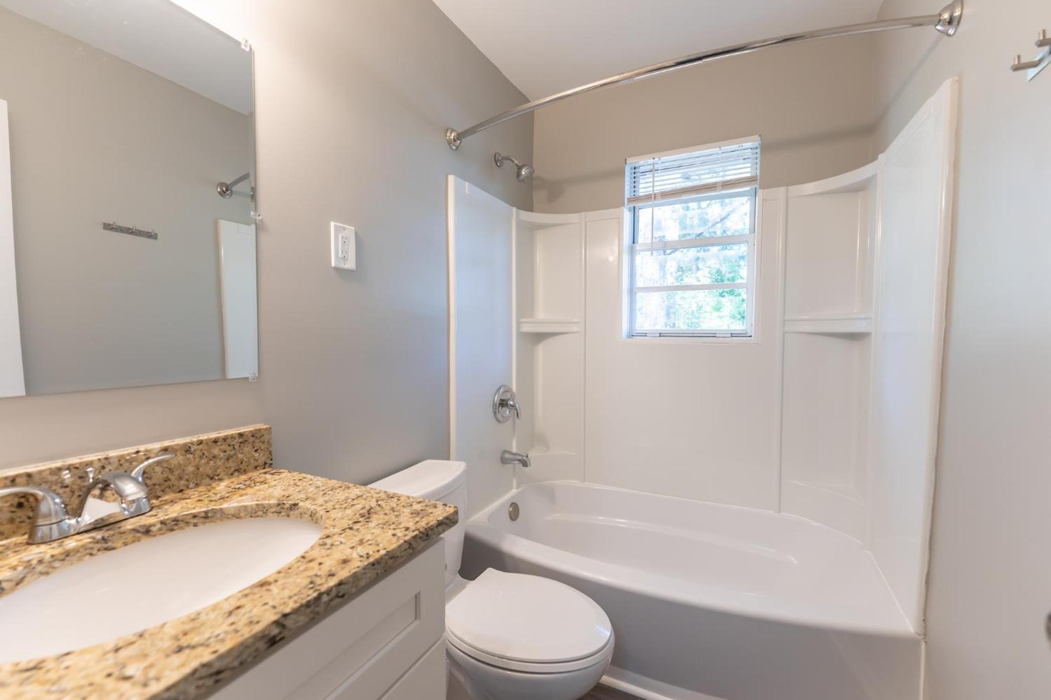 Hillandale Private Suite with Shared Bathroom view 5