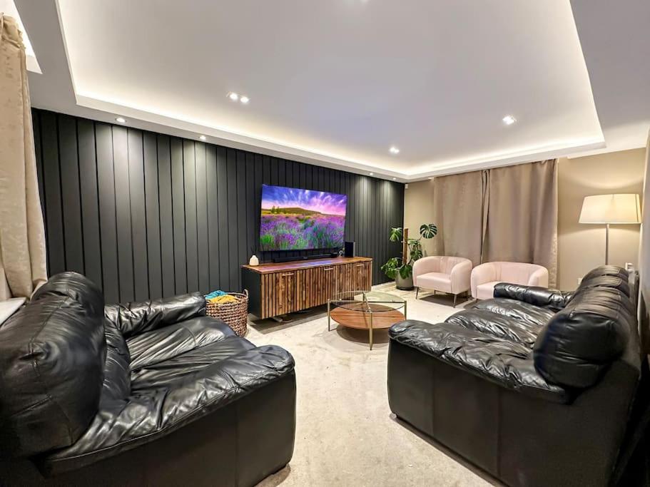 Sheffield Detached Charming 4bd Home view 3