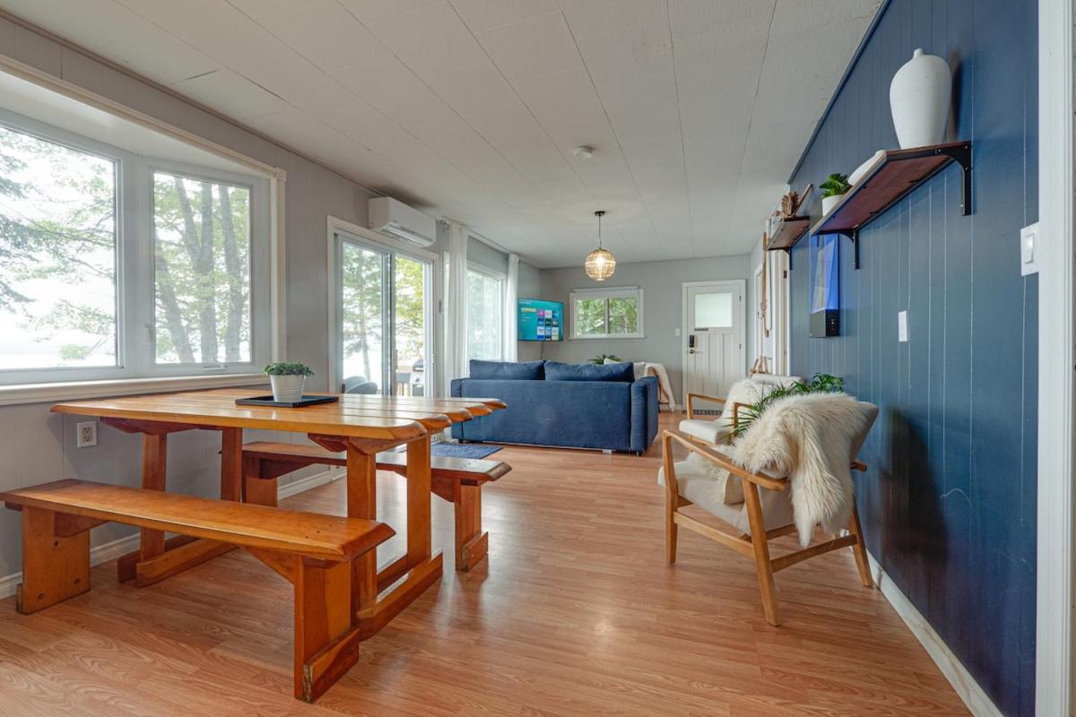 Waterfront Night Owl Cottage on Halls Lake