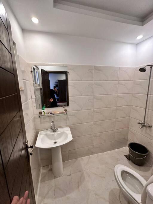 Charming One-Bed in Islamabad view 4