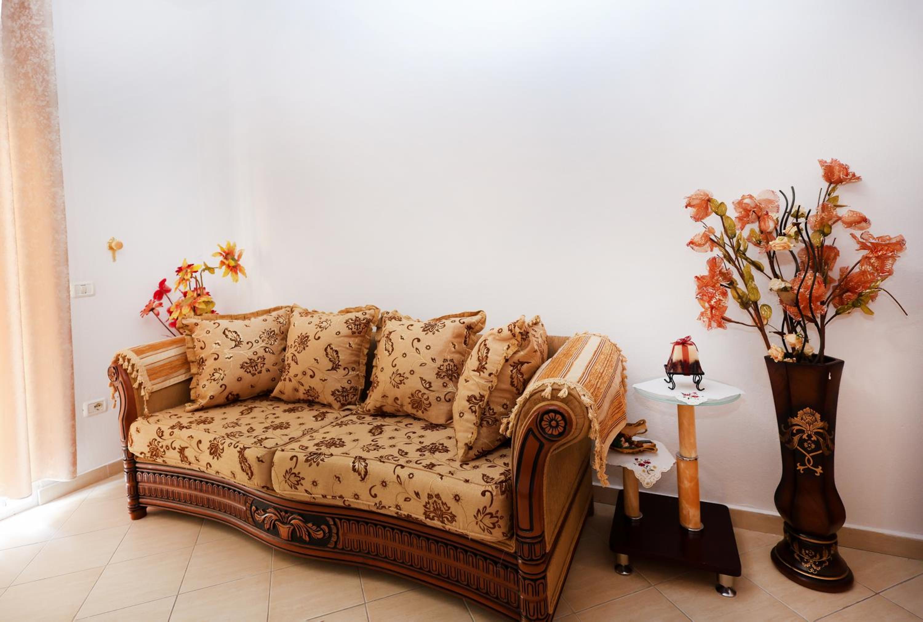Anxhi's Apartment