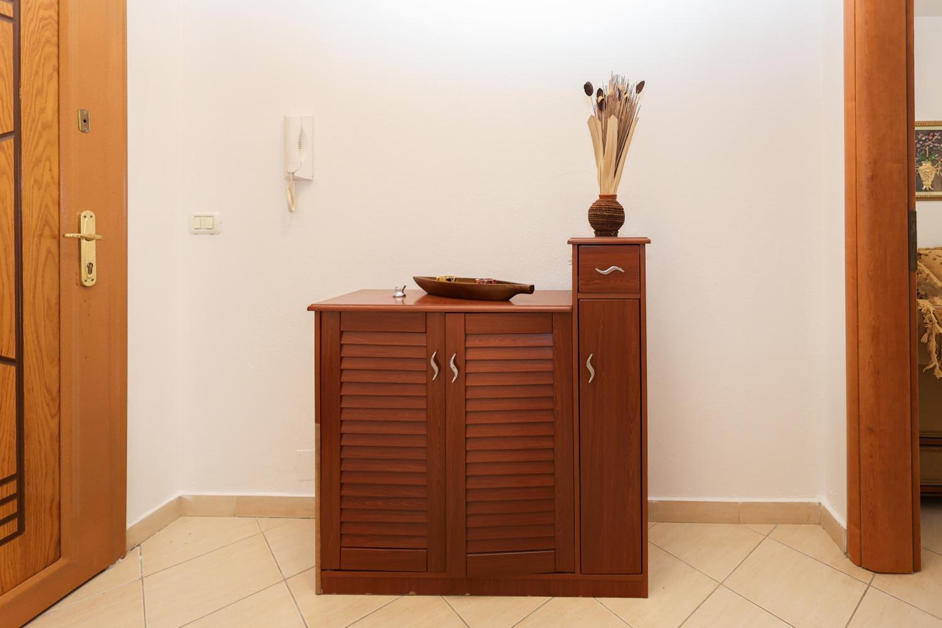 Anxhi's Apartment