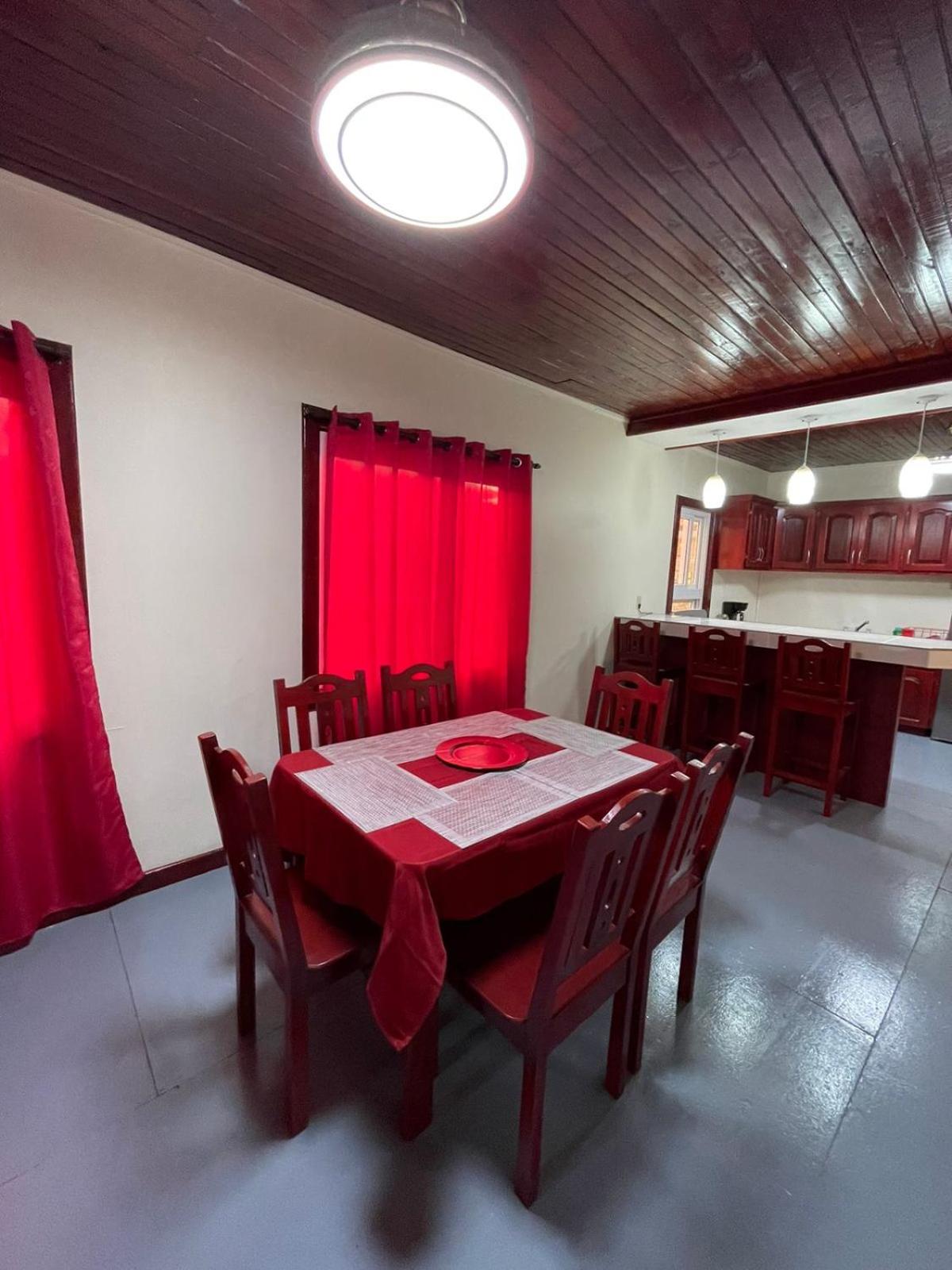 Fenix House Rental in Utila view 2