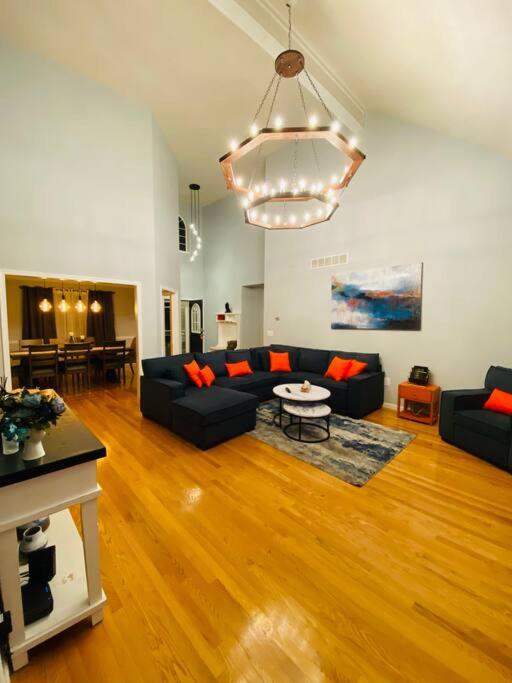 Beautiful Modern Home, Perfect for a getaway! view 5