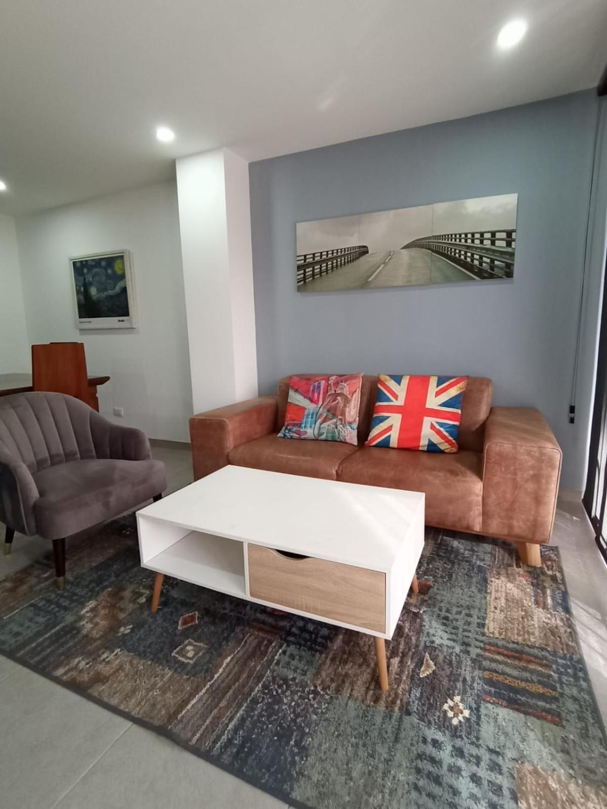 Laureles, Avenida 80 Medellin Edificio