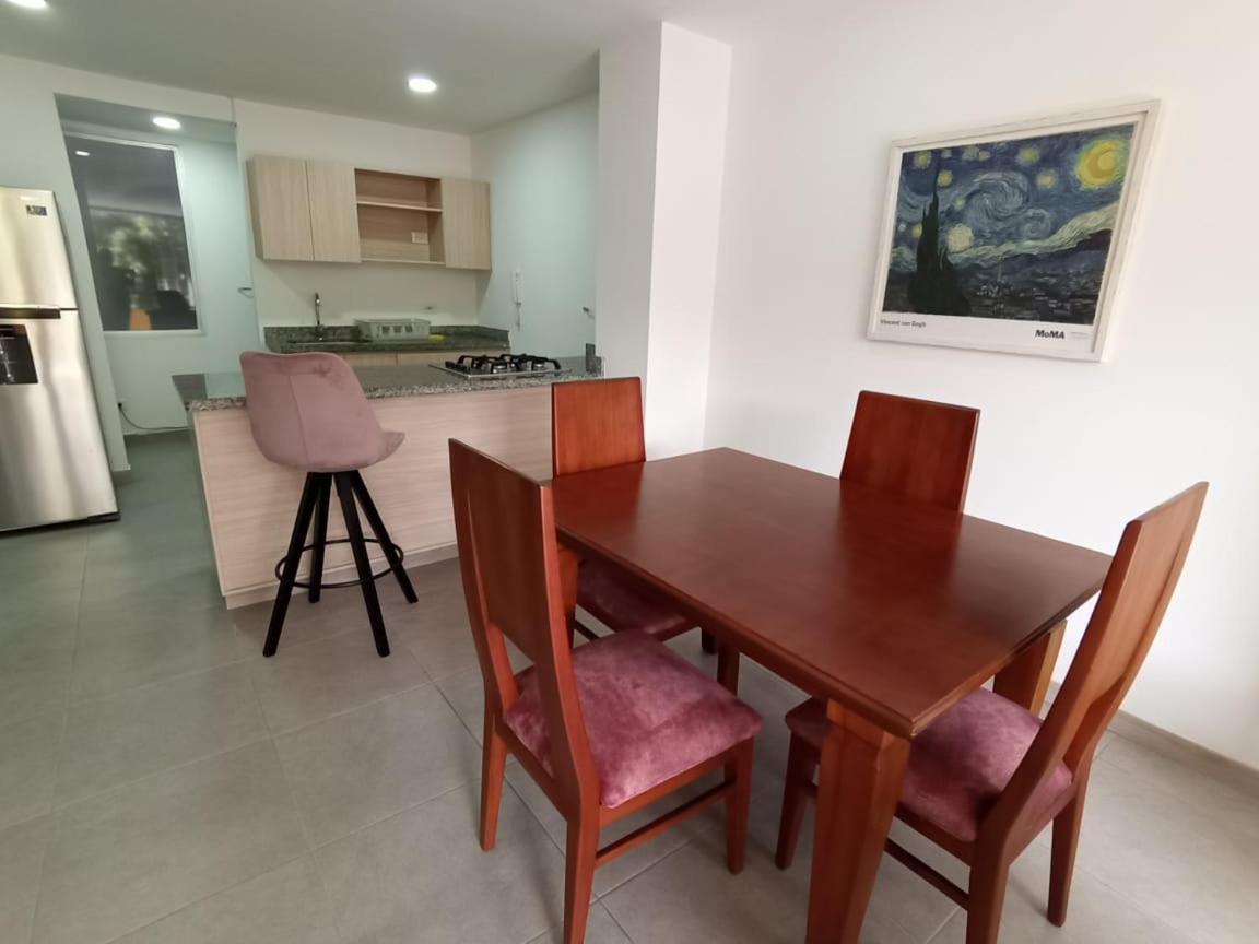 Laureles, Avenida 80 Medellin Edificio