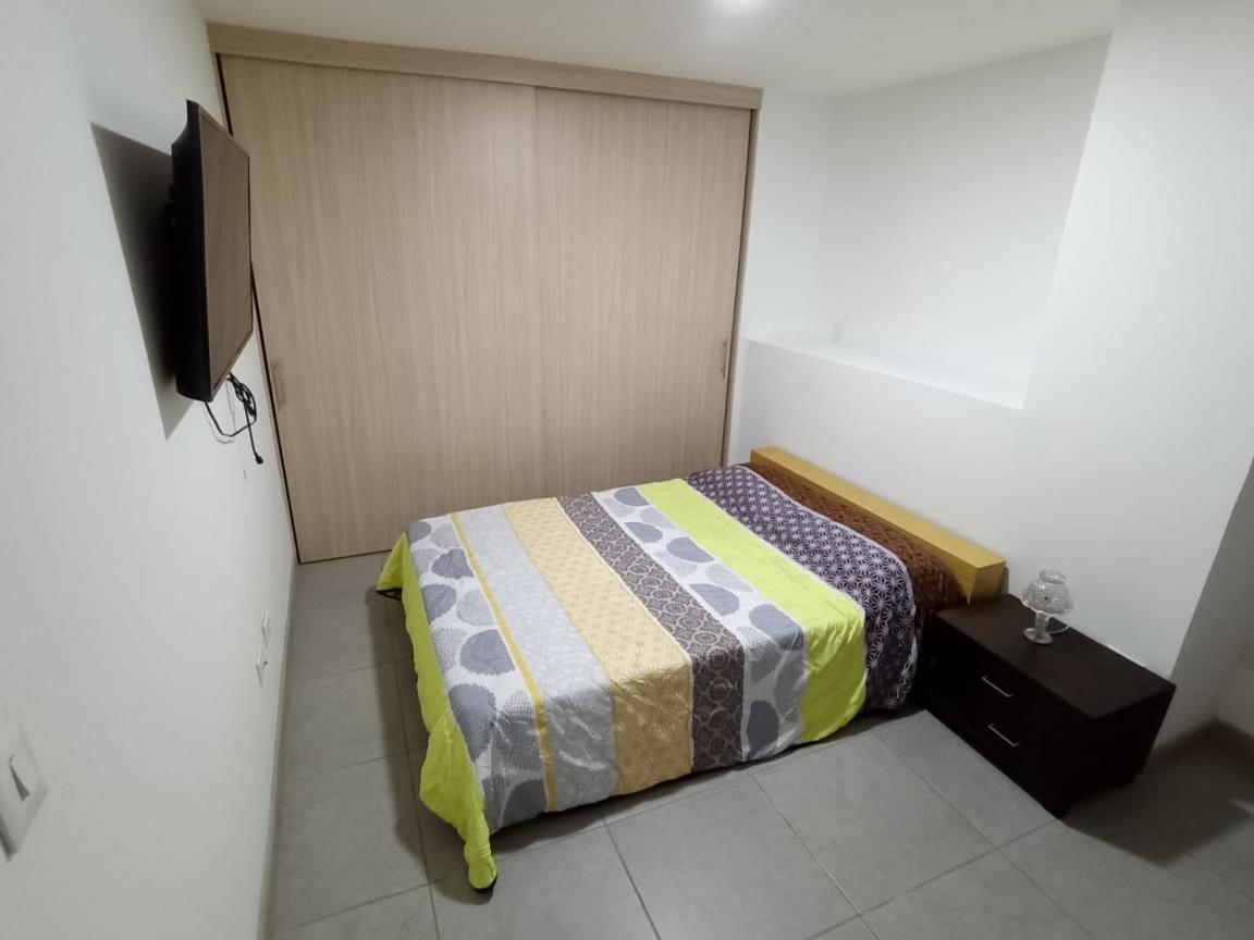 Laureles, Avenida 80 Medellin Edificio