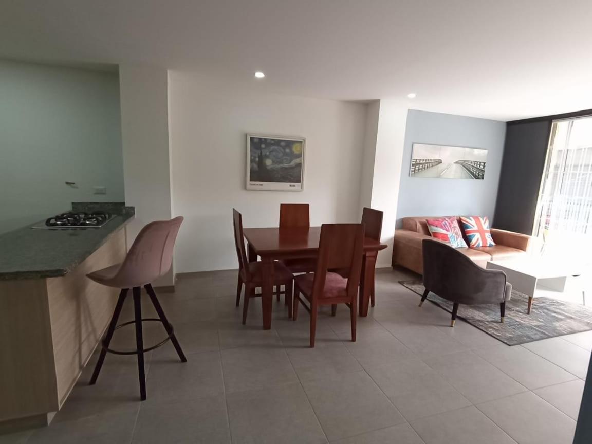 Laureles, Avenida 80 Medellin Edificio