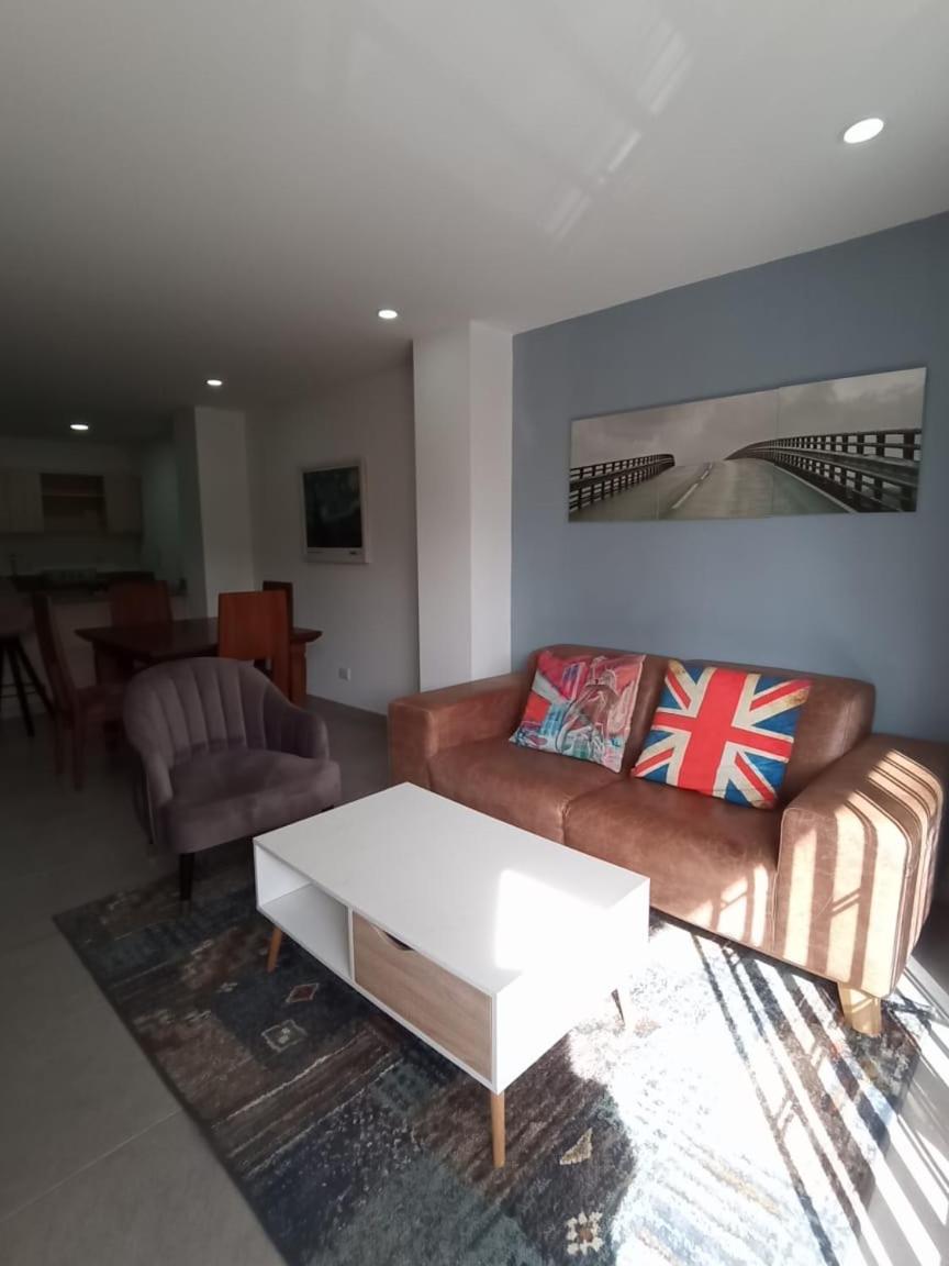 Laureles, Avenida 80 Medellin Edificio