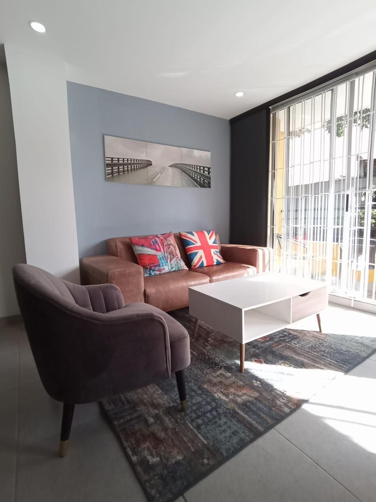 Laureles, Avenida 80 Medellin Edificio