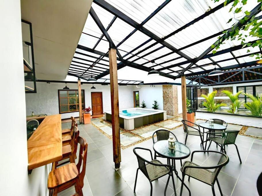 Espectacular casa Campestre con Jacuzzi