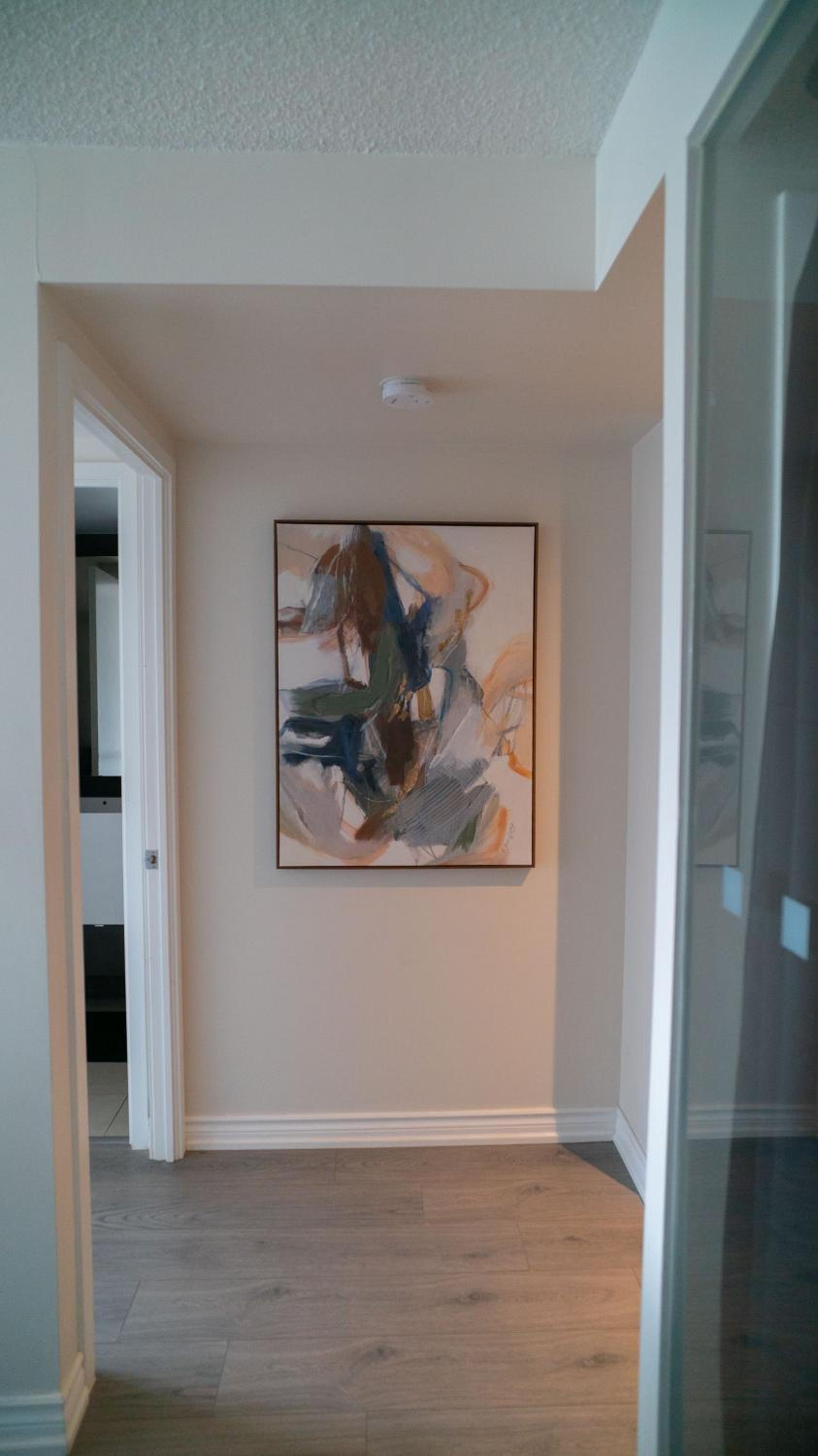 Beautiful and Central 3 Bedroom Condo with Parking