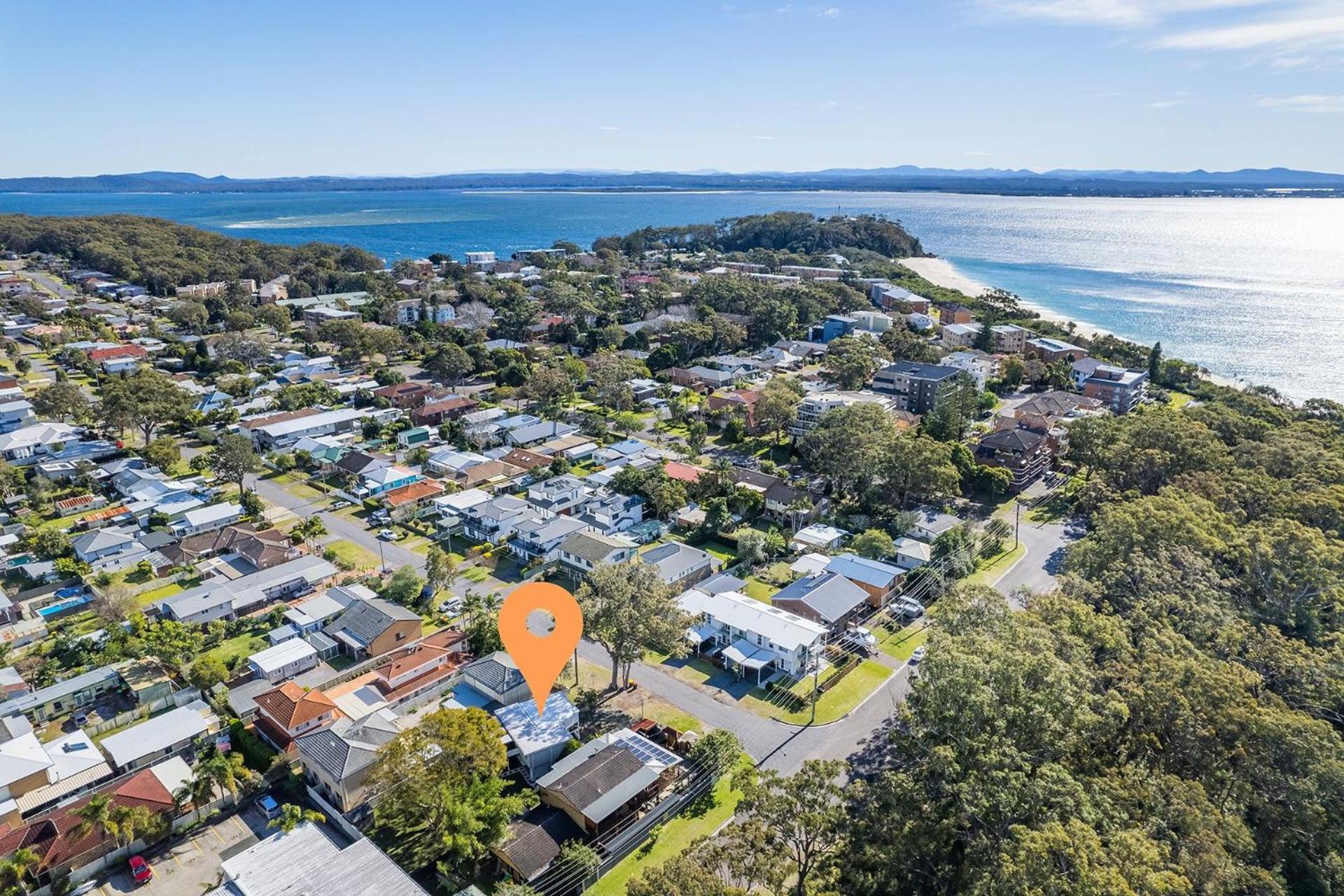 The Jacaranda - Pet Friendly, Air-Con, Wifi, Boat Parking, Large backyard
