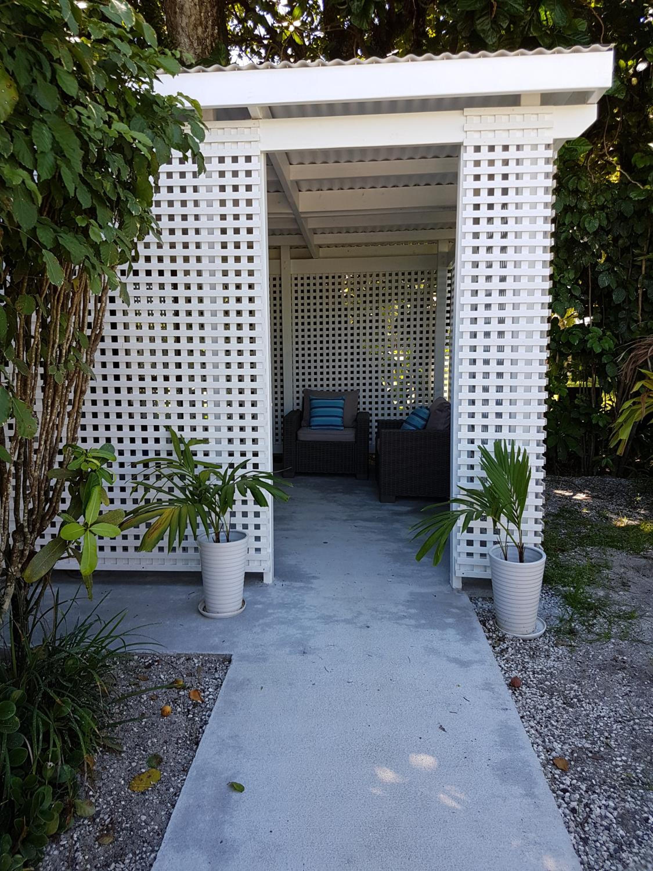 Vaka Beach Cottage with AC Unlimited Wifi